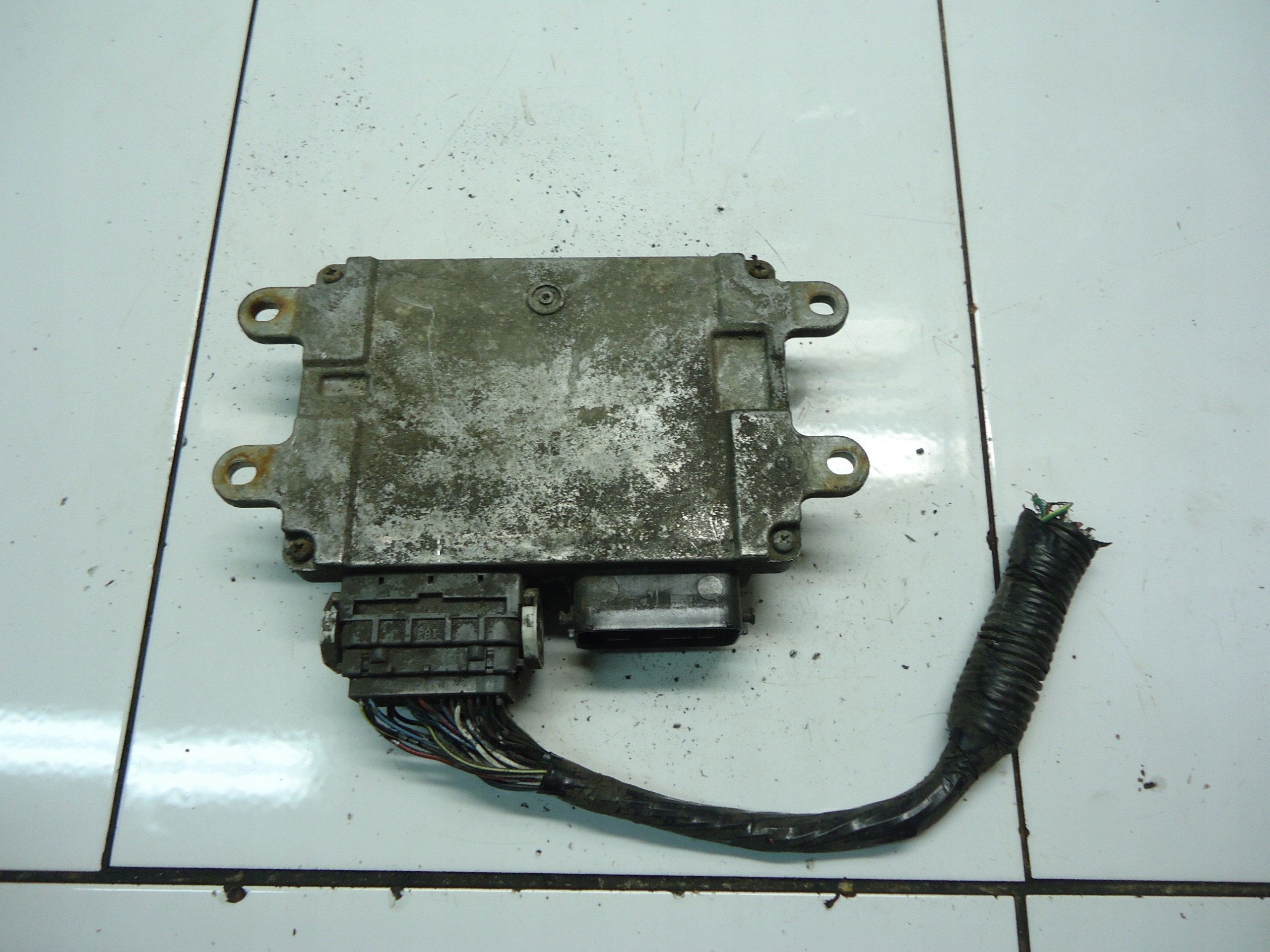 MAZDA 3 6 2.0 16V computer control unit E6T56571H2 LFR5 18881C