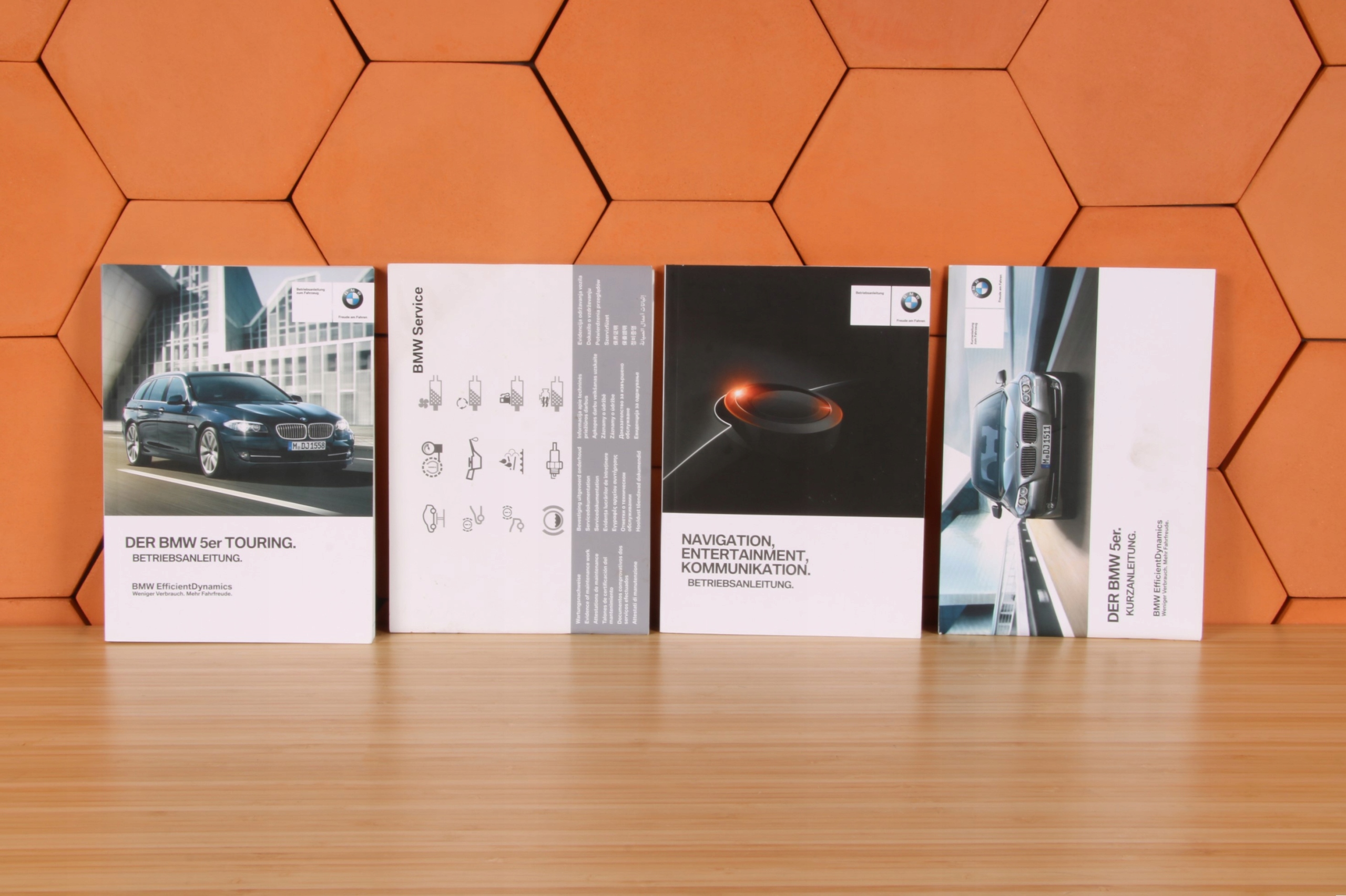 BMW F11 ORYGINALNA NIEMIECKA KSIĄŻKA SERWISOWA INSTRUKCJA OBSŁUGI ETUI