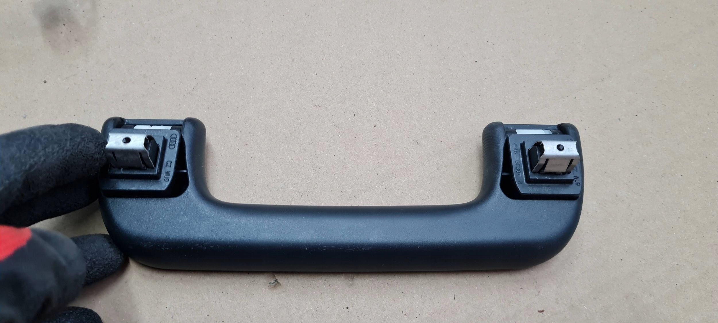A6 C8 4K handle bracket of the roof front left right SLINE 4N0857607 A7 4K
