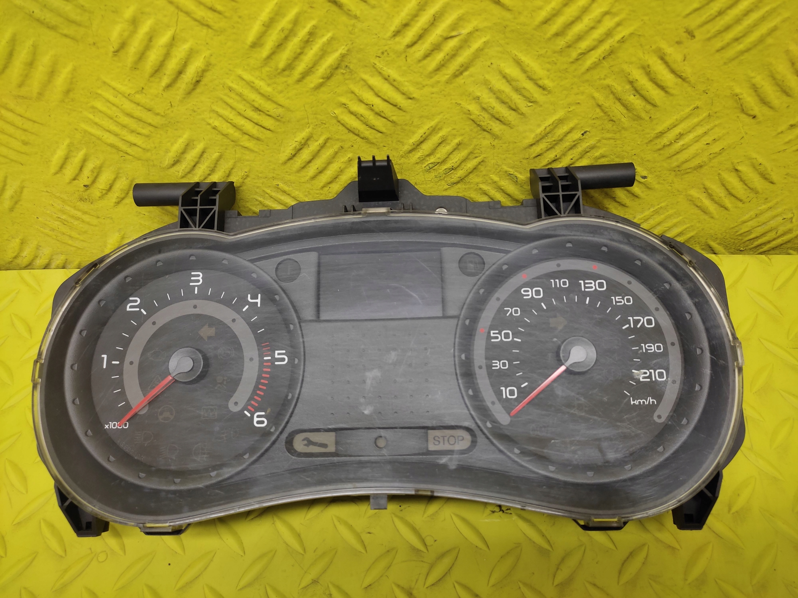 RENAULT CLIO III 1.5 DCI dials dials 8200471238