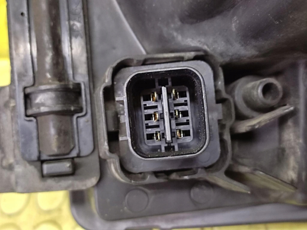 KIA SPORTAGE II REFLEKTOR light right front