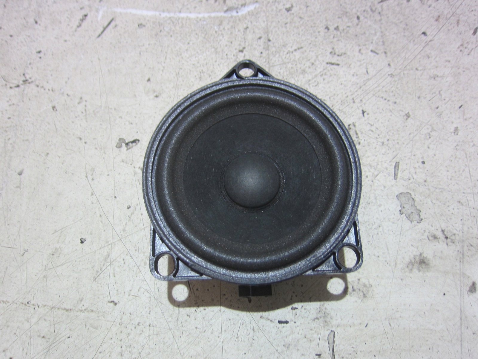 VOLVO XC40 II XC 40 speaker door DRZWIOWY front front HARMAN 31456830