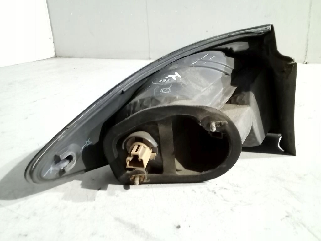 Mazda 6 and lift kombi light right rear part rear