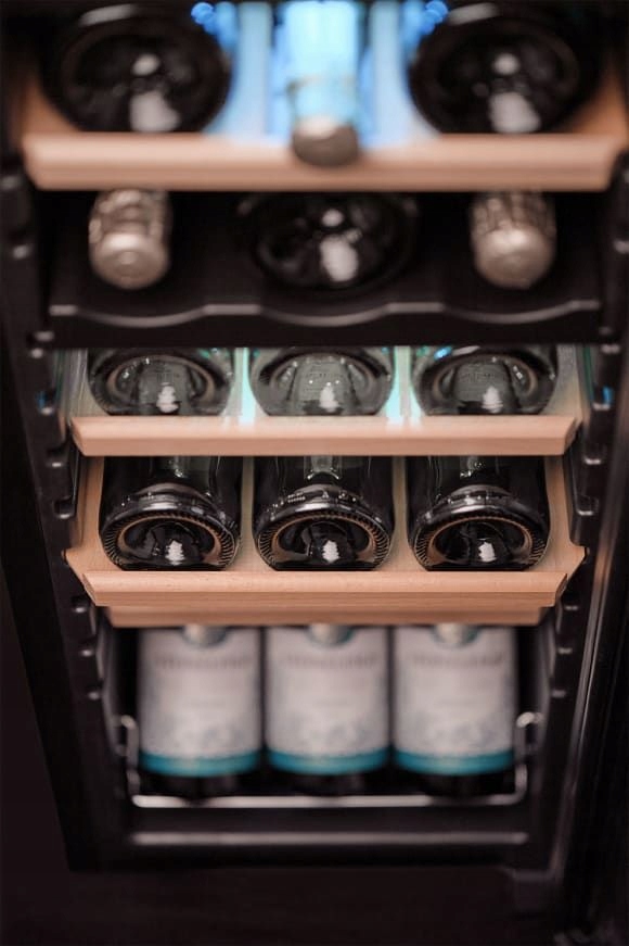 Cavin NC-18B Northern Collection 18 Winiarka Wolnostojąca Szerokość produktu 34.5 cm