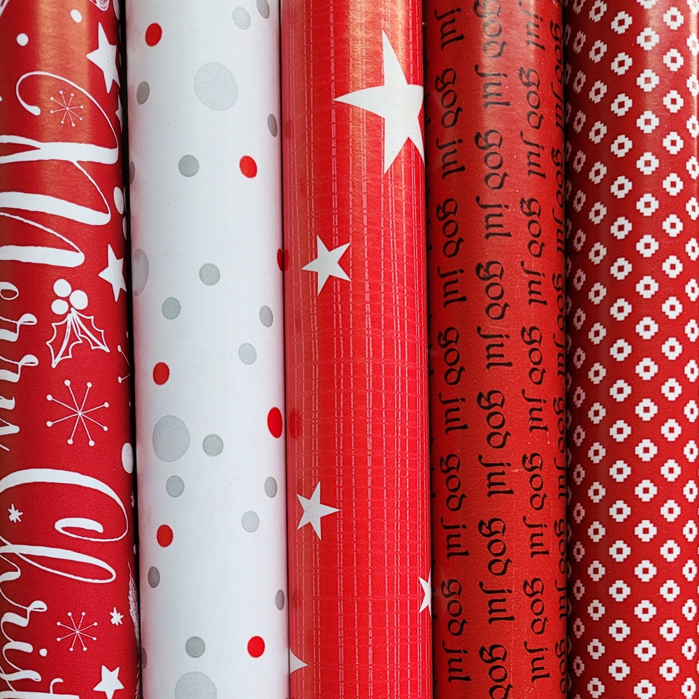 

Papier szary świąteczny do prezentów 57cmx10m ZST2