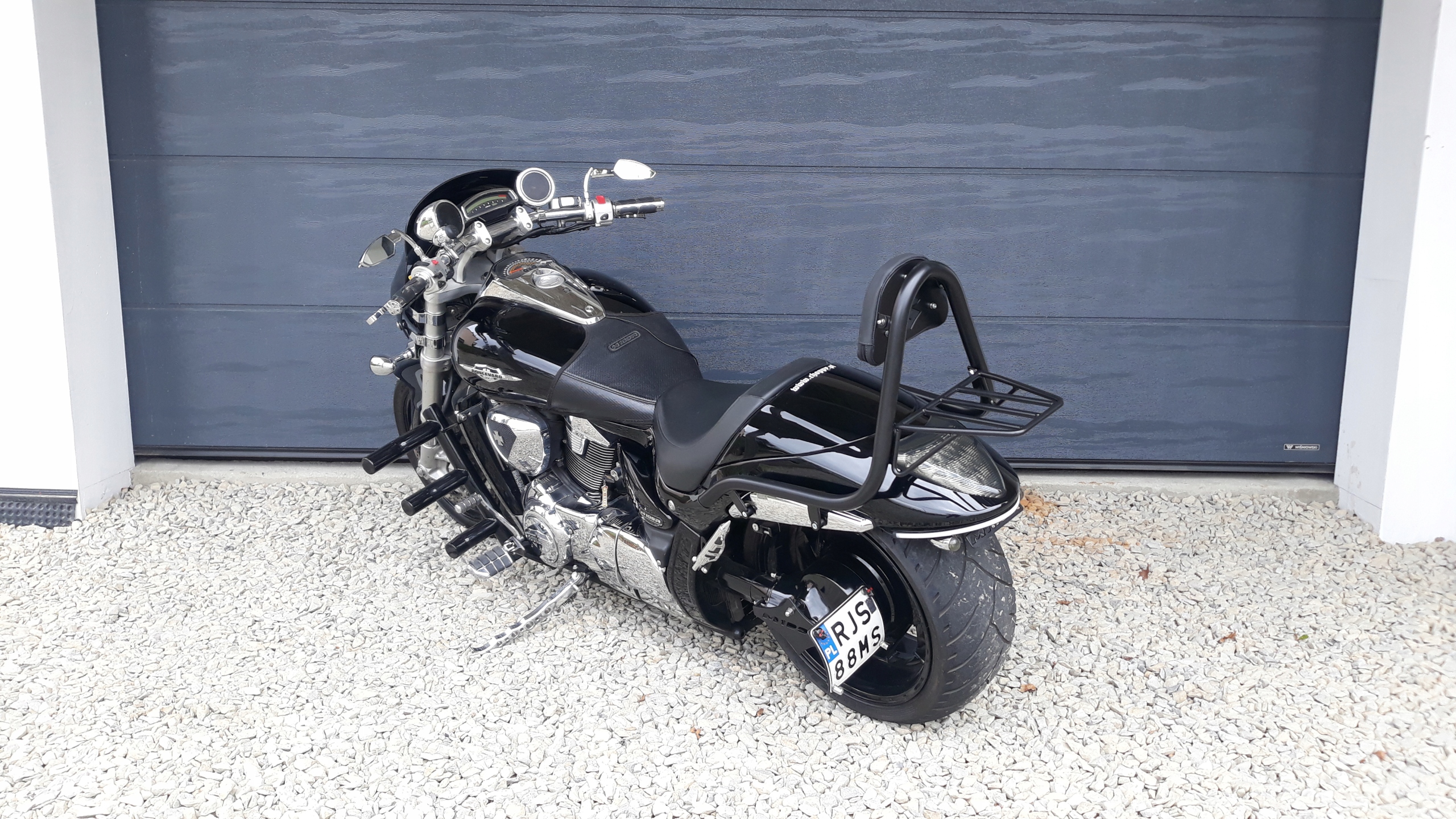 OPARCIE PASAŻERA SUZUKI VZR 1800r M109R