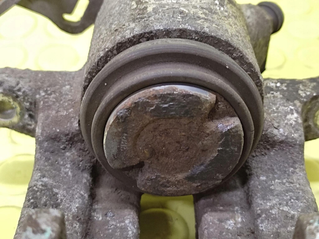 SEAT TOLEDO II 1.9 TDI caliper left rear part