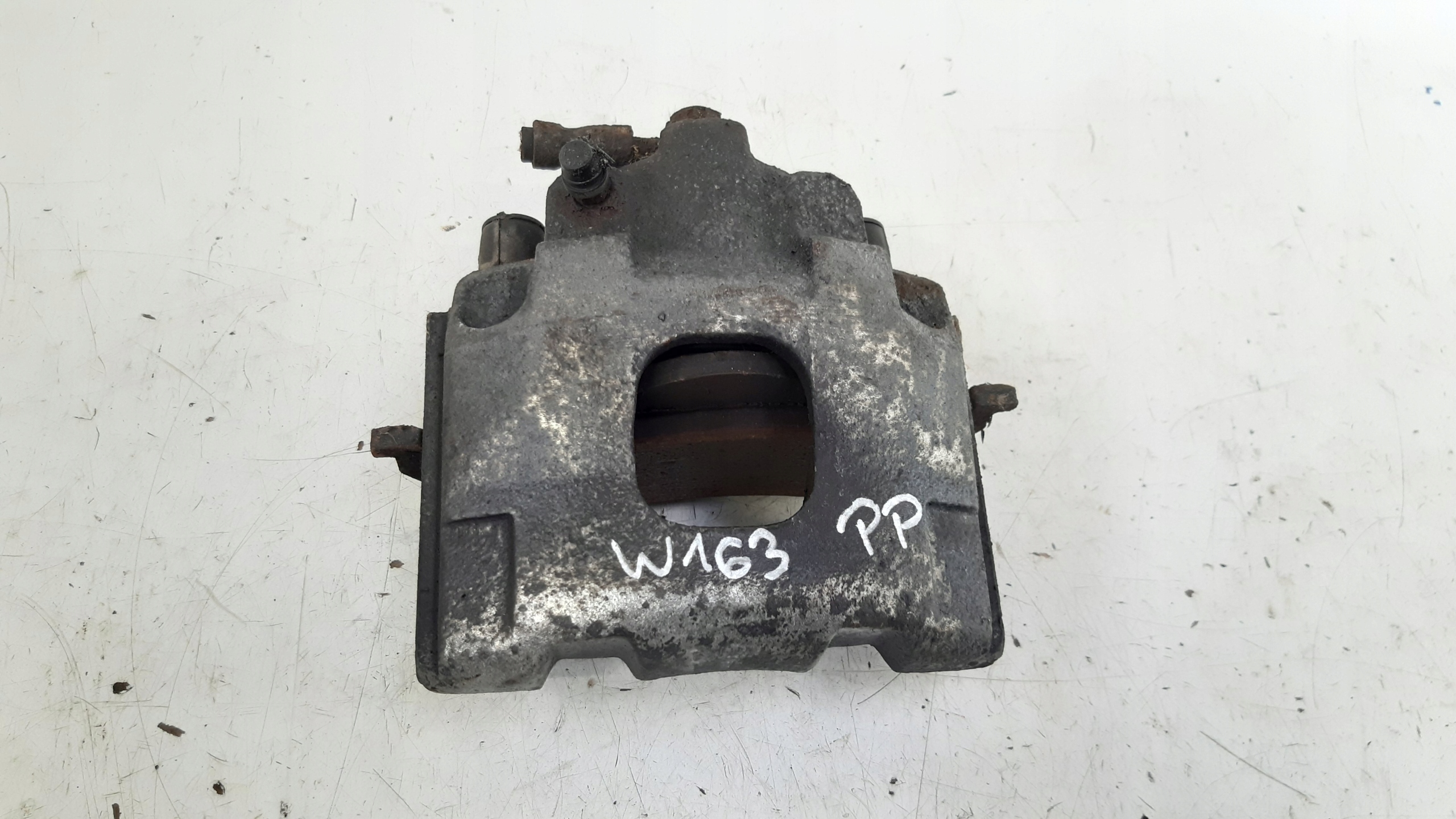 caliper right front Mercedes ML W163