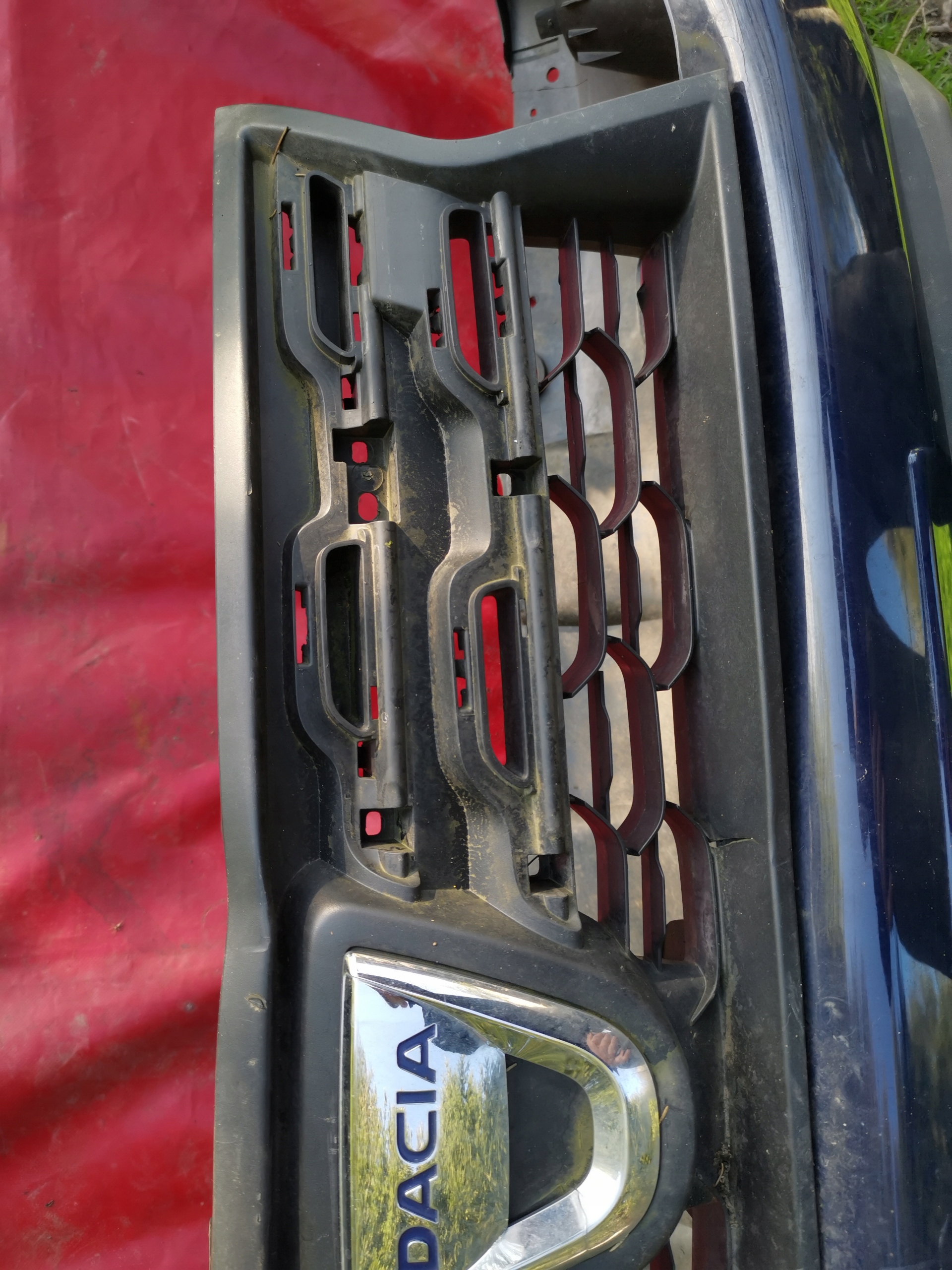 DACIA DUSTER 10-18 bumper front 620220025R 620220030r front