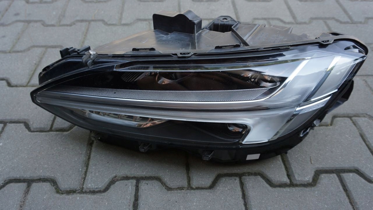 VOLVO S90 V90 CC - light left front MID LED