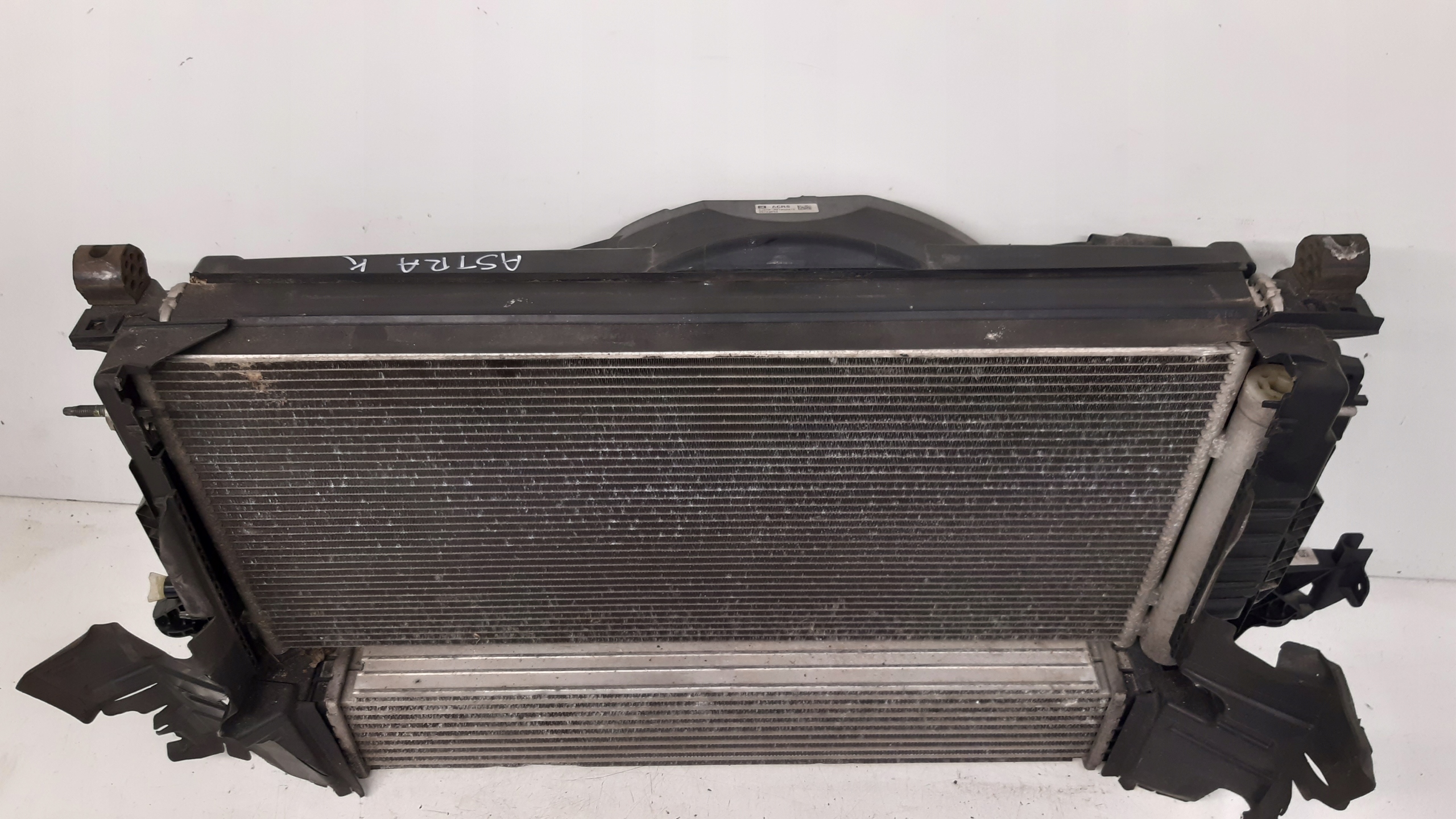 ventilator hladnjaci vode klimatizacije 39013322 Opel Astra K