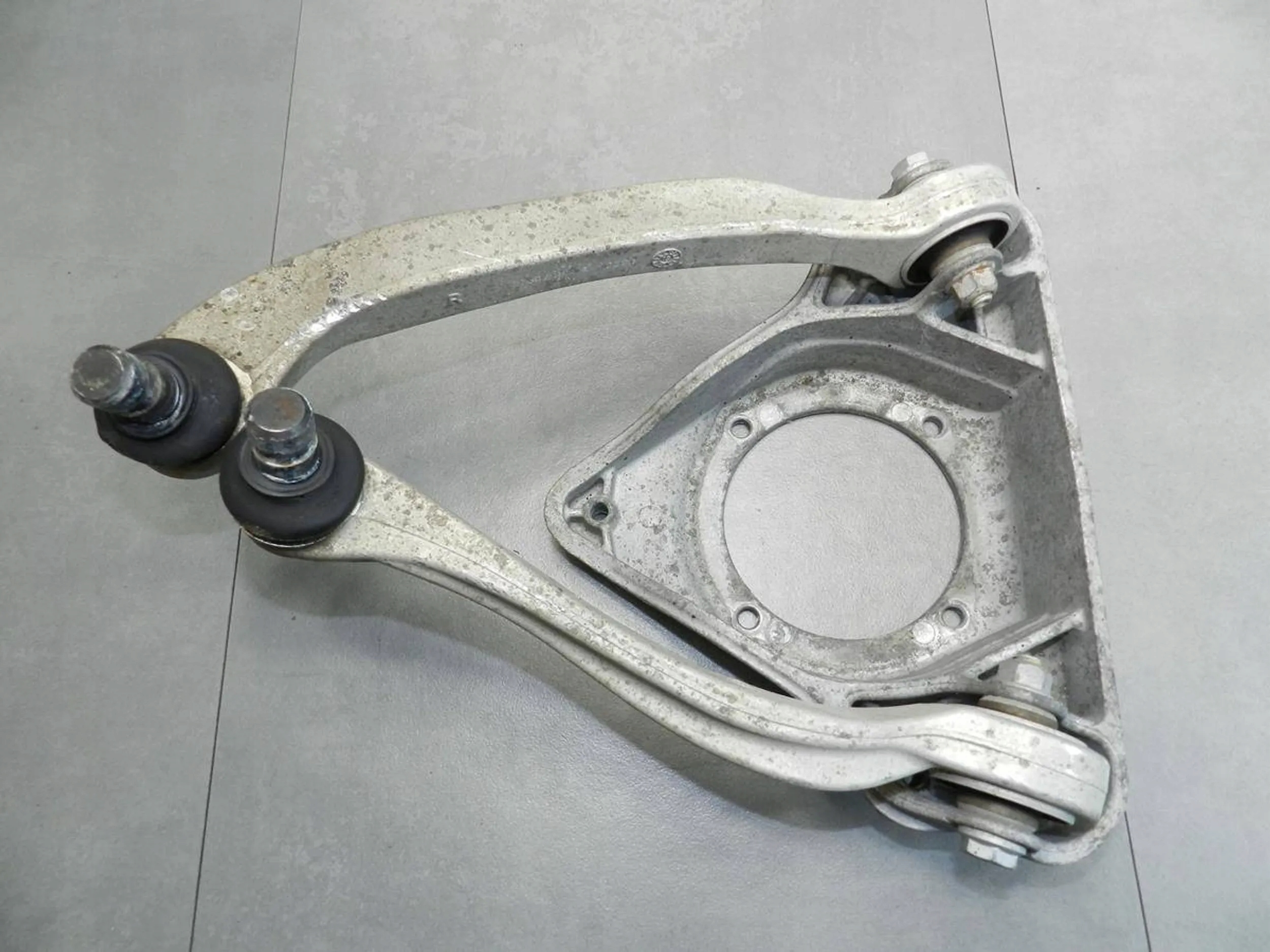 VW Phaeton console arm right