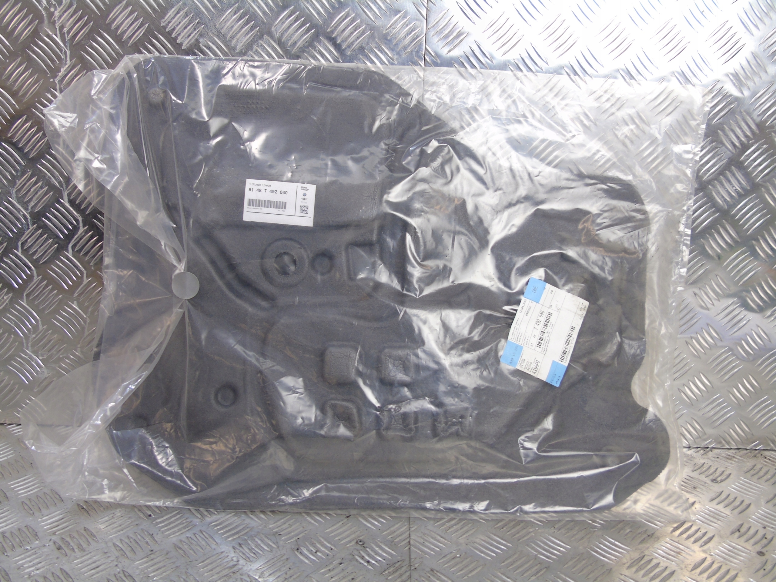 MINI COUNTRYMAN WYGŁUSZENIE DRZWI PRAWY PRZÓD