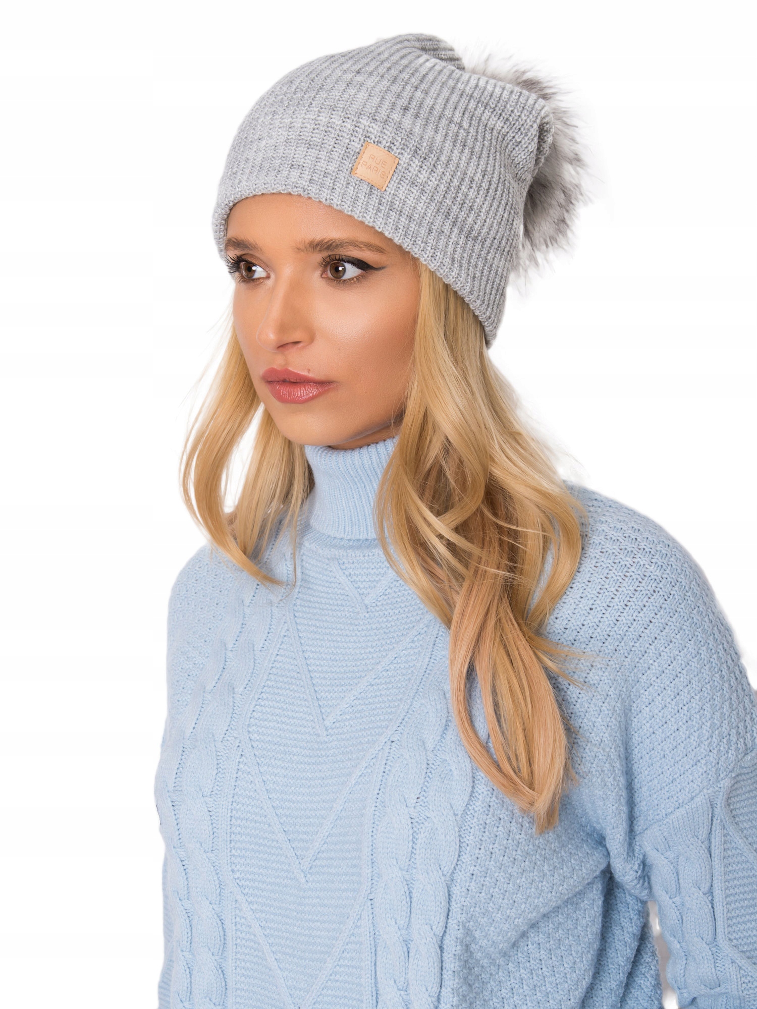 

Stylowa Czapka Zimowa damska Beanie z pomponem
