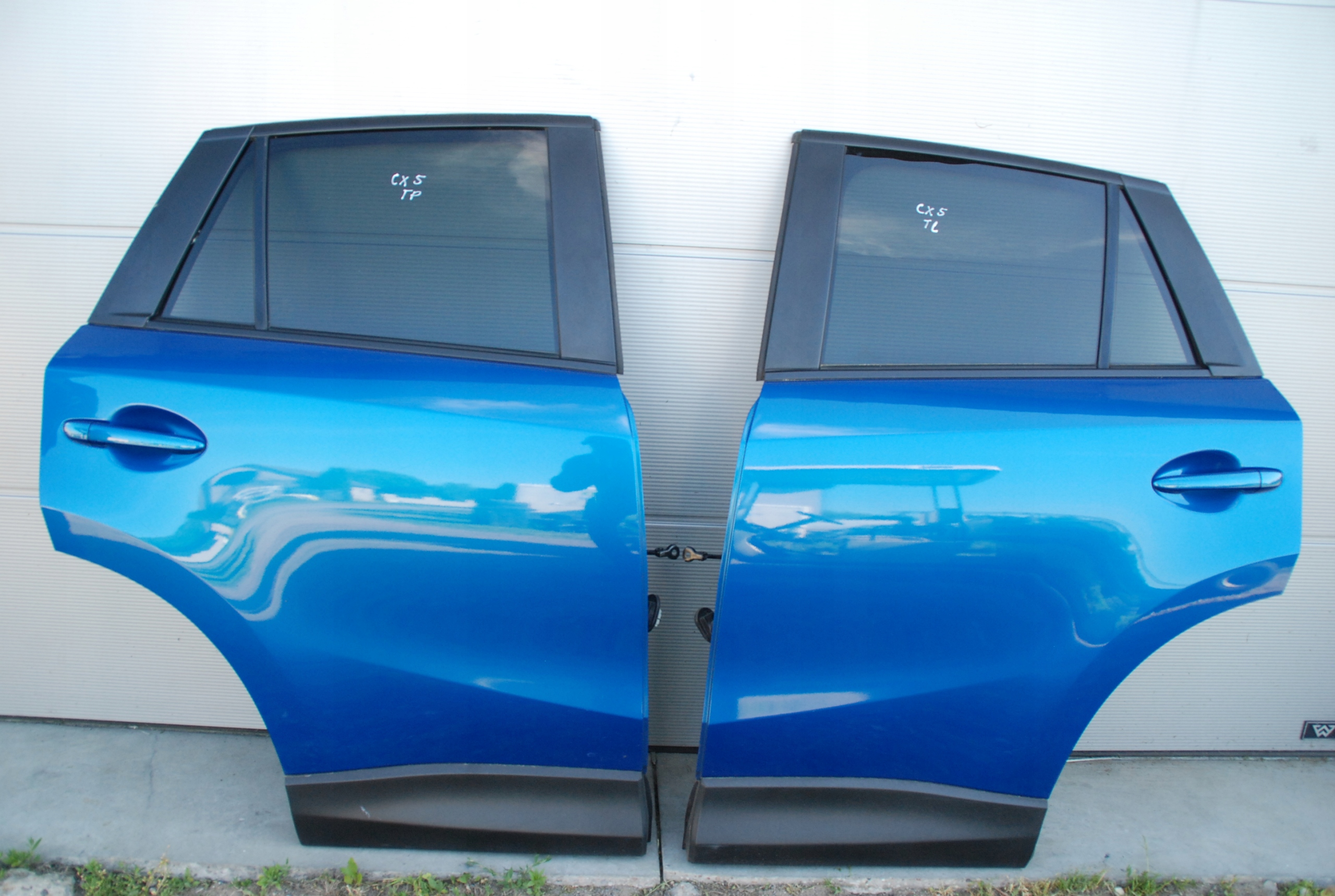 DRZWI L / P TYŁ KOMPLETNE TYLNE MAZDA CX-5 I 12-17 Typ samochodu Samochody osobowe