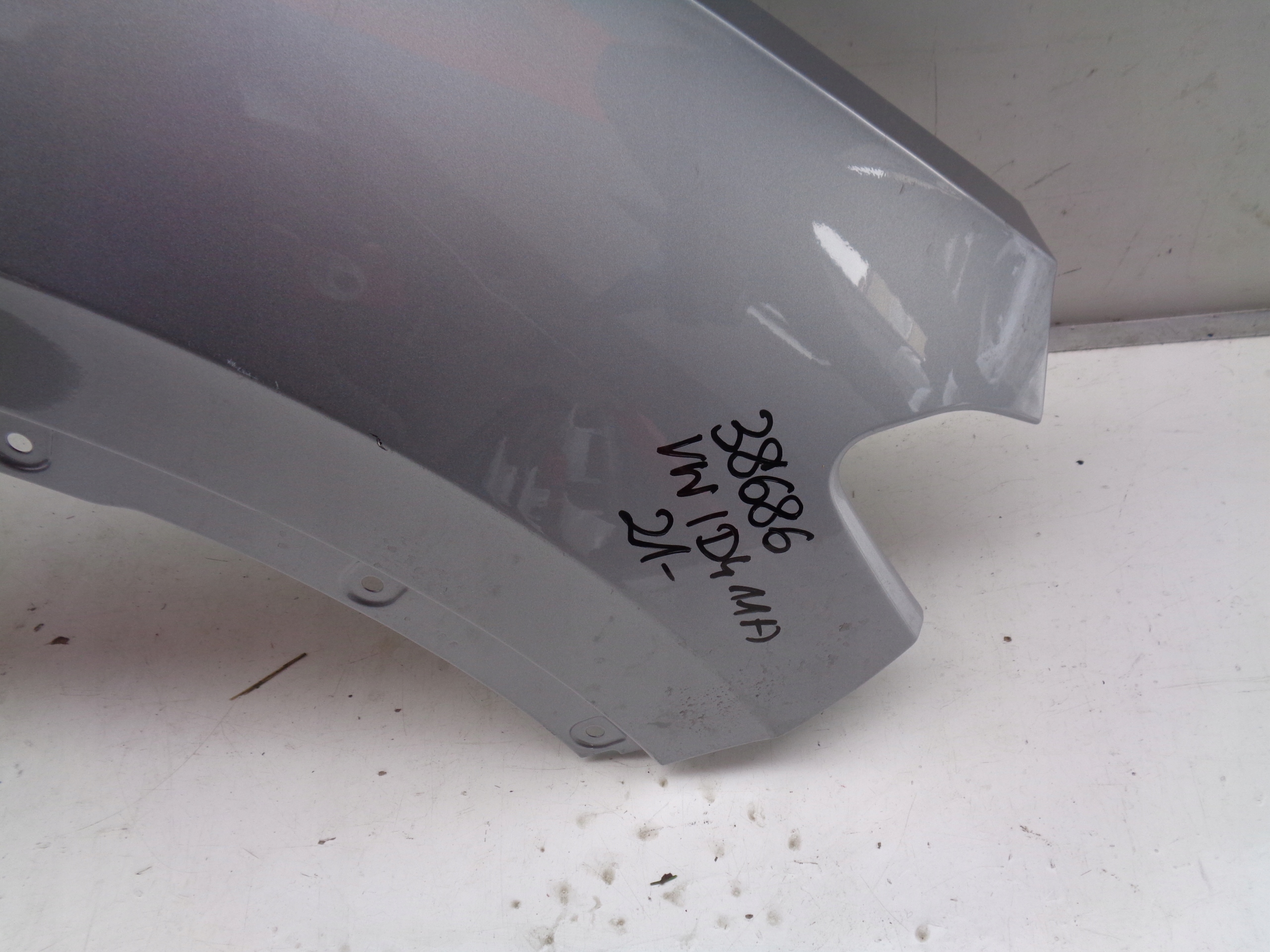 fender right front VW ID4 11A 21- NR 38686