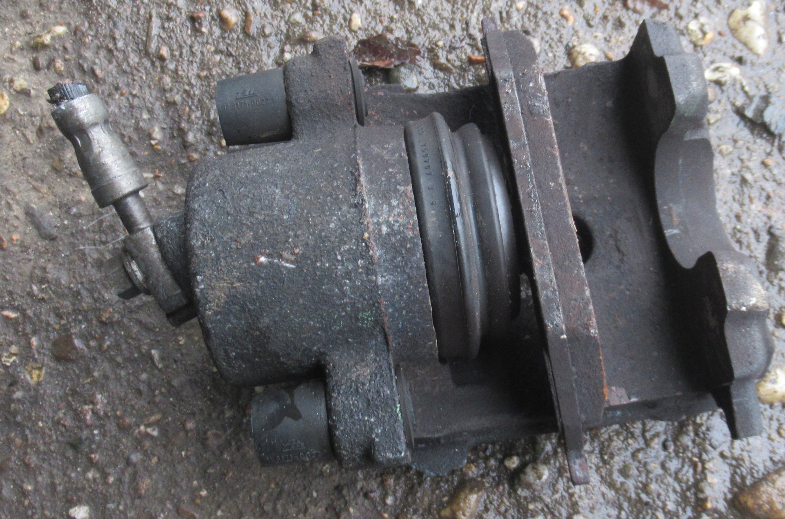 VW GOLF VI+ 1.4 TSI caliper brake right front
