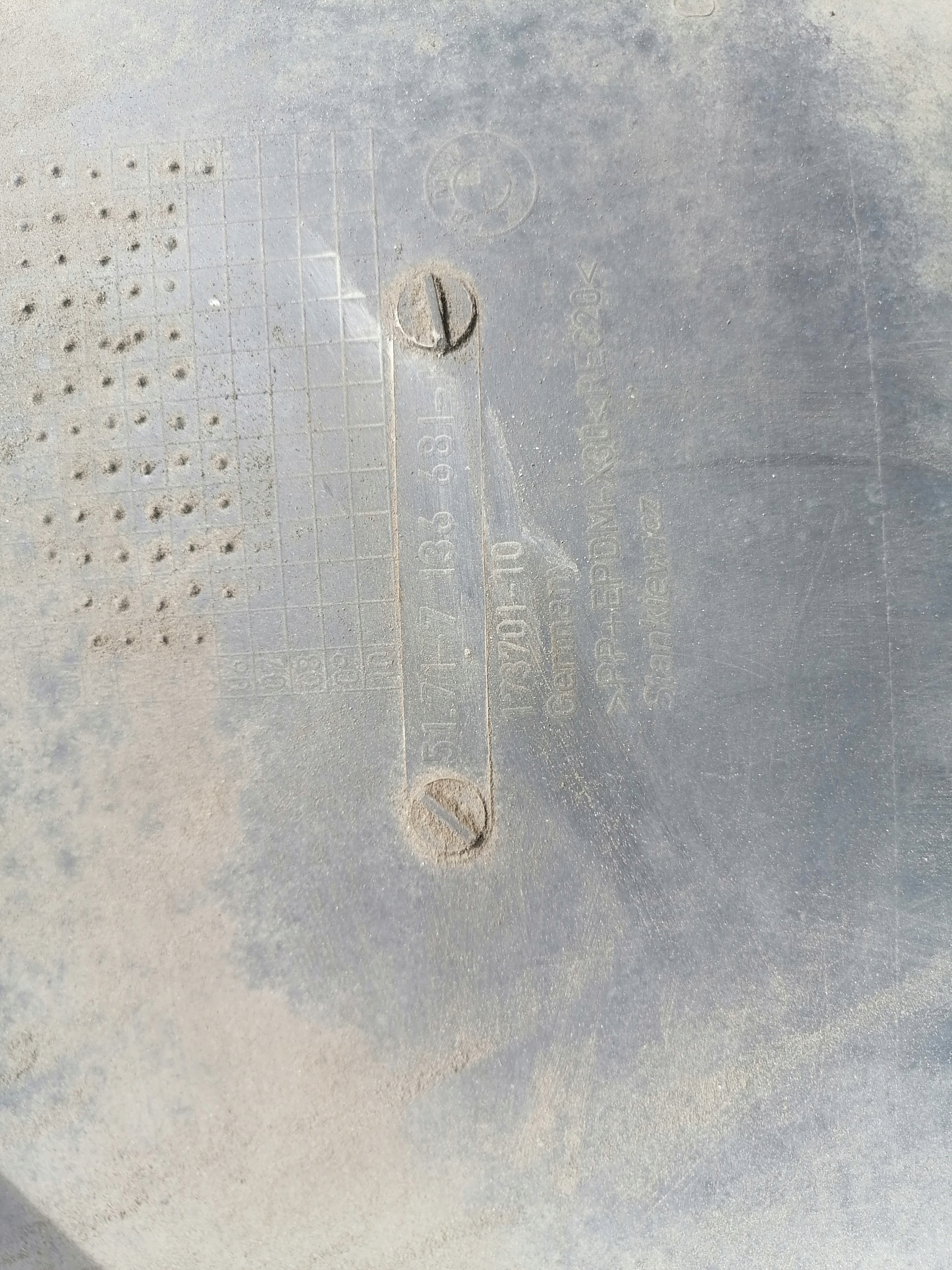 mudguard left rear part BMW E66 E65 7136681