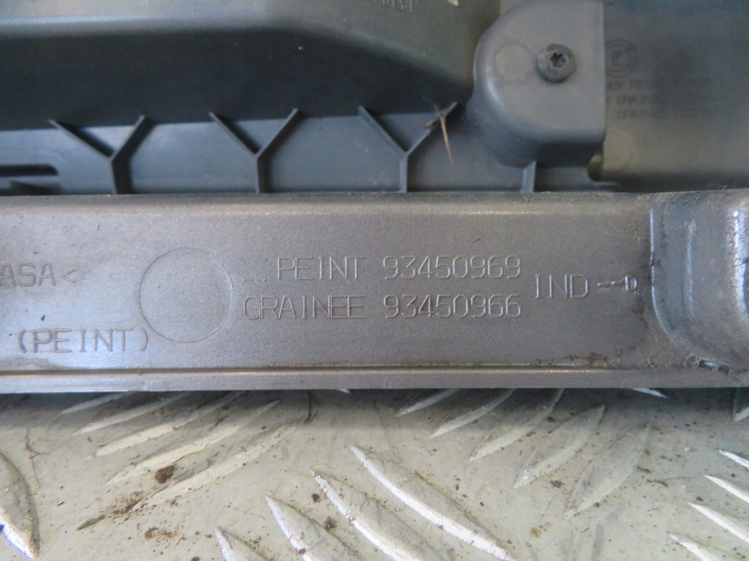 light right rear part RENAULT TRAFIC 19R 93450969 265A12656R