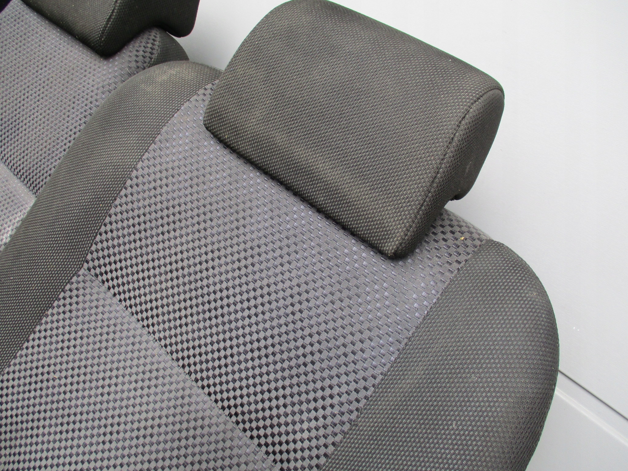 COROLLA VERSO 01-03 диван задний