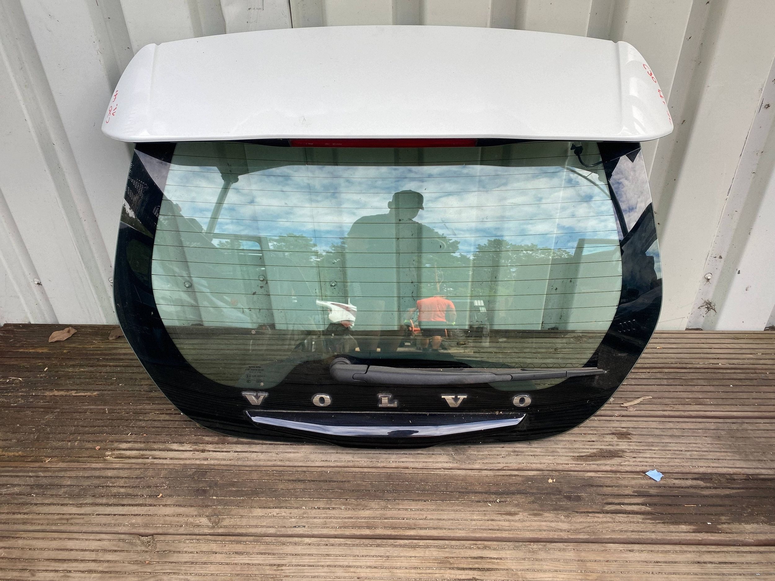 VOLVO C30 LIFT R-design complete trunk door boot rear part visor window white