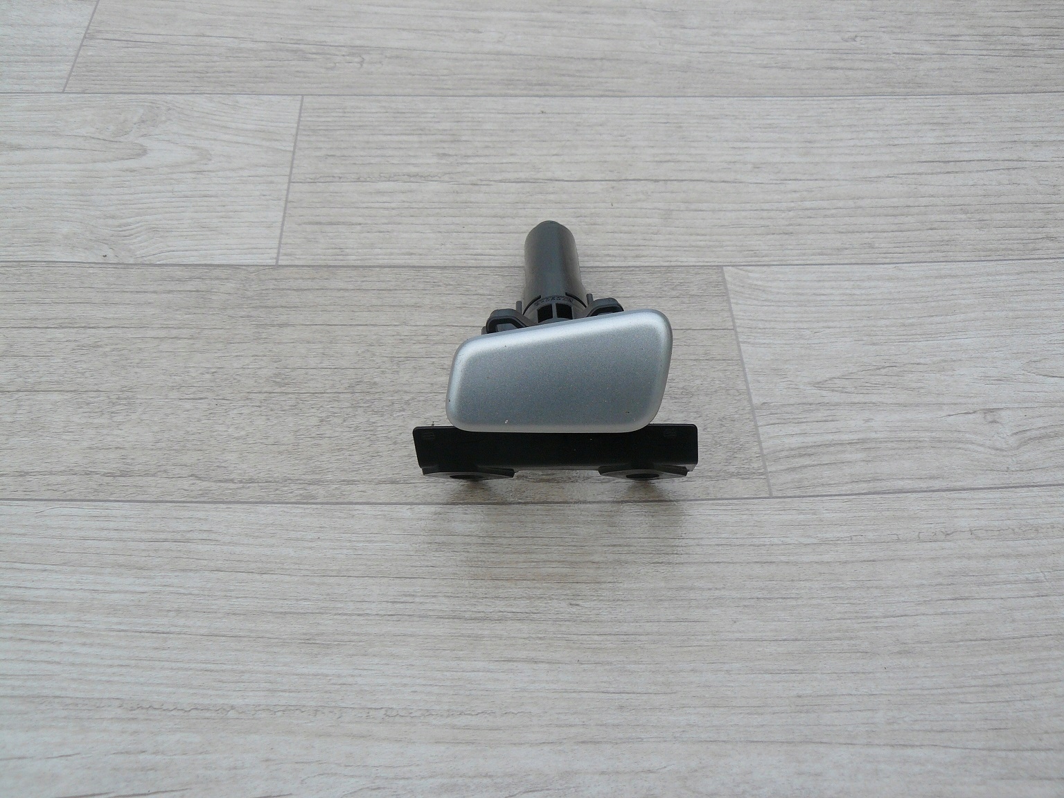 ECLIPSE CROSS ОМИВАЧ ФАР ПРАВИЙ