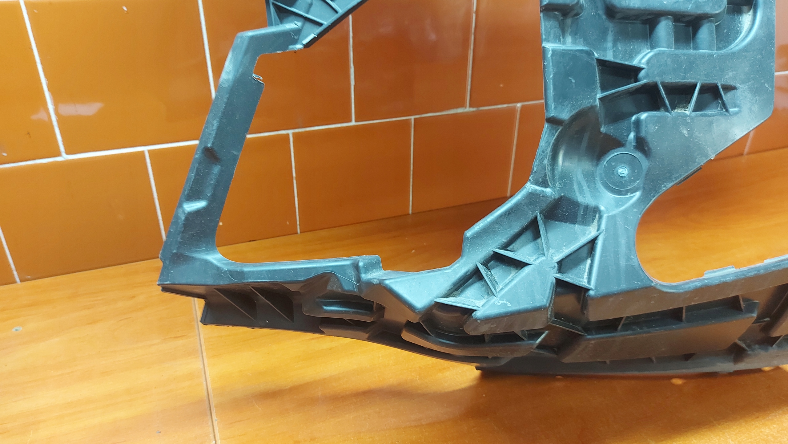 bumper bracket left front front BMW X5 G05 18
