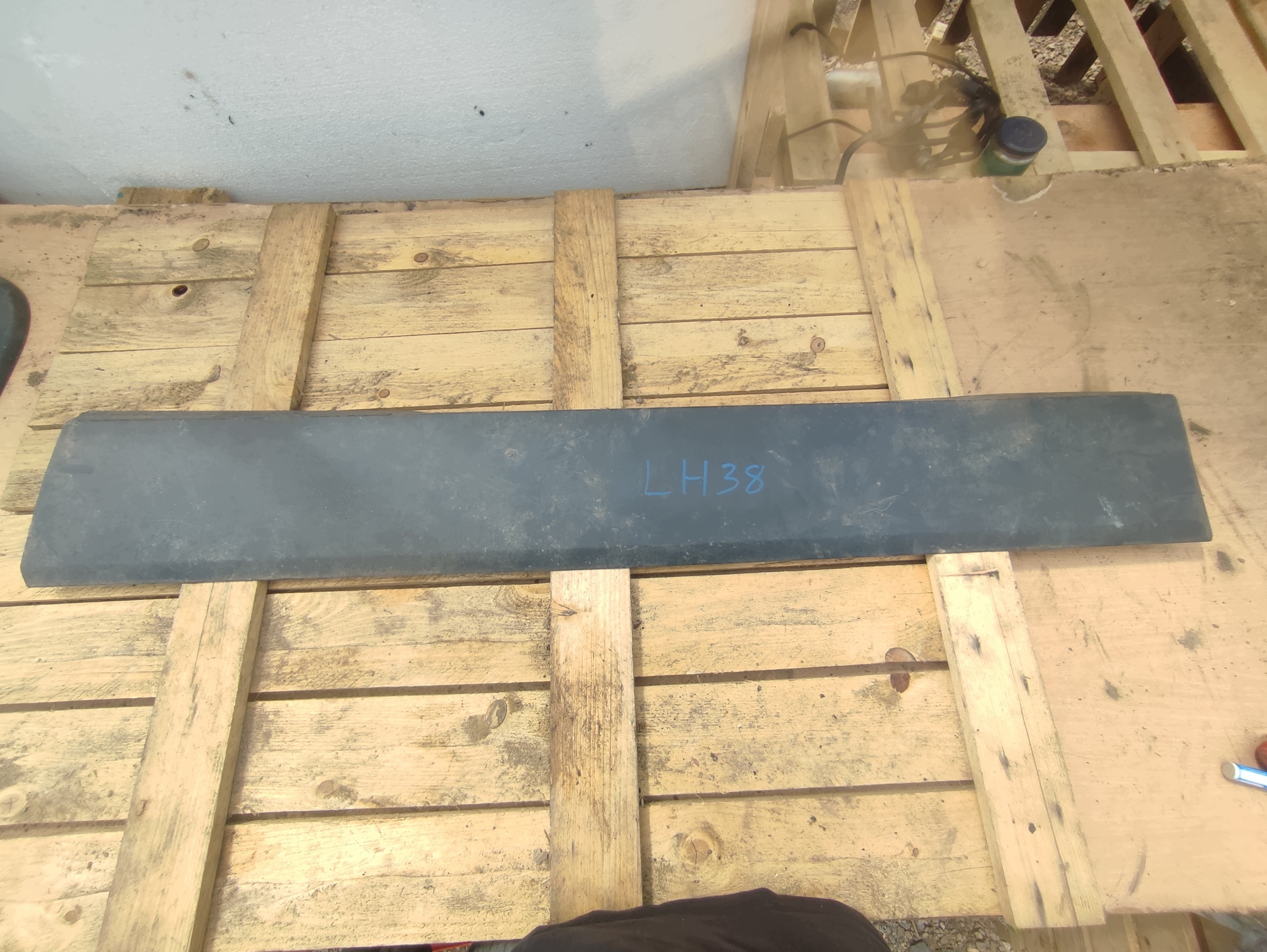 moulding side left TRAFIC III VIVARO B 93867912