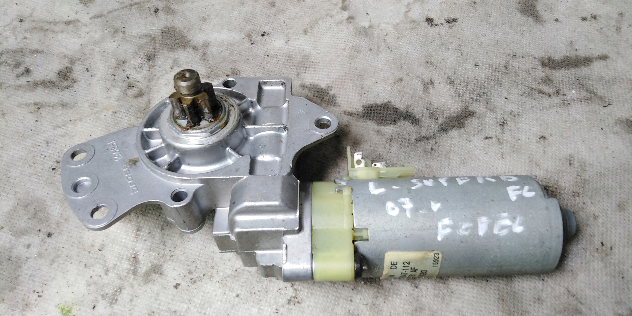 3B0959761AF - SUPERB И LIFT 07R ДВИГАТЕЛЬ СИДЕНЬЯ ЛЕВЫЙ ЕВРОПА