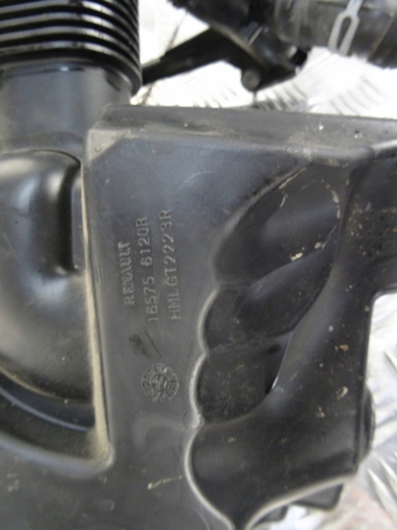 RENAULT CLIO 5 pipe REZONATOR air 1.5 DCI