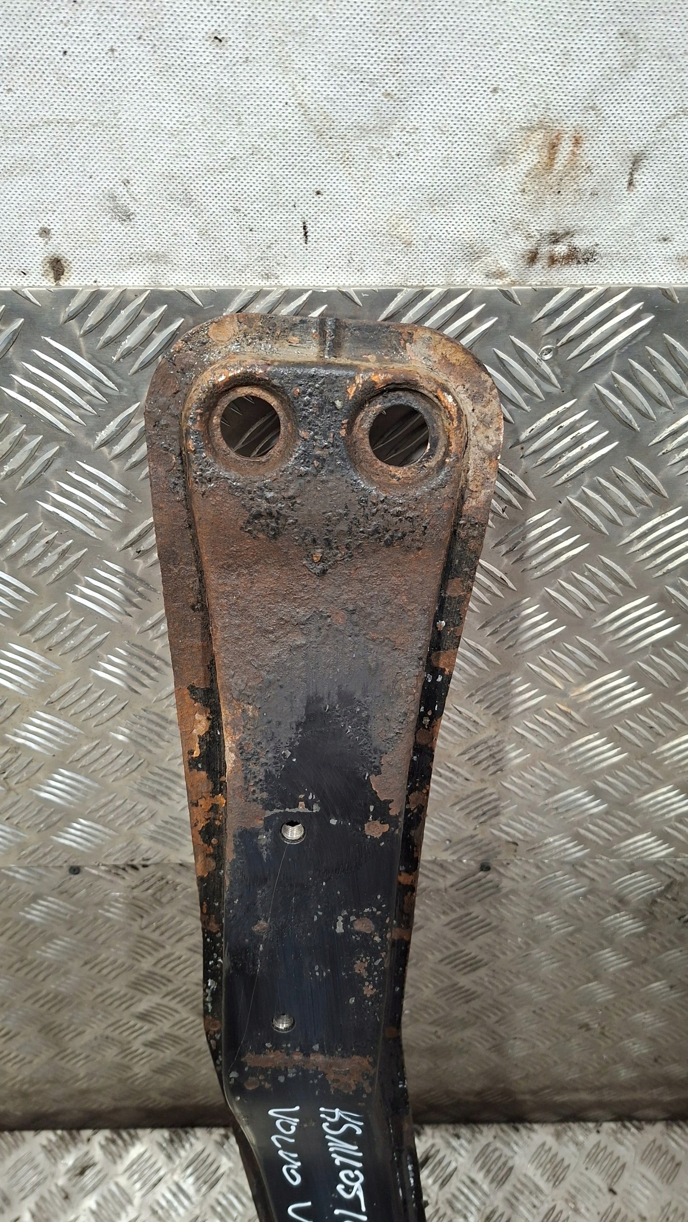 sider below engine VOLVO V40 1.9TD