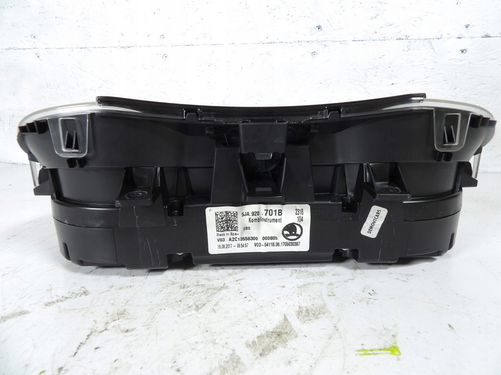 SKODA RAPID 1.6TDI dials 5JA920701B