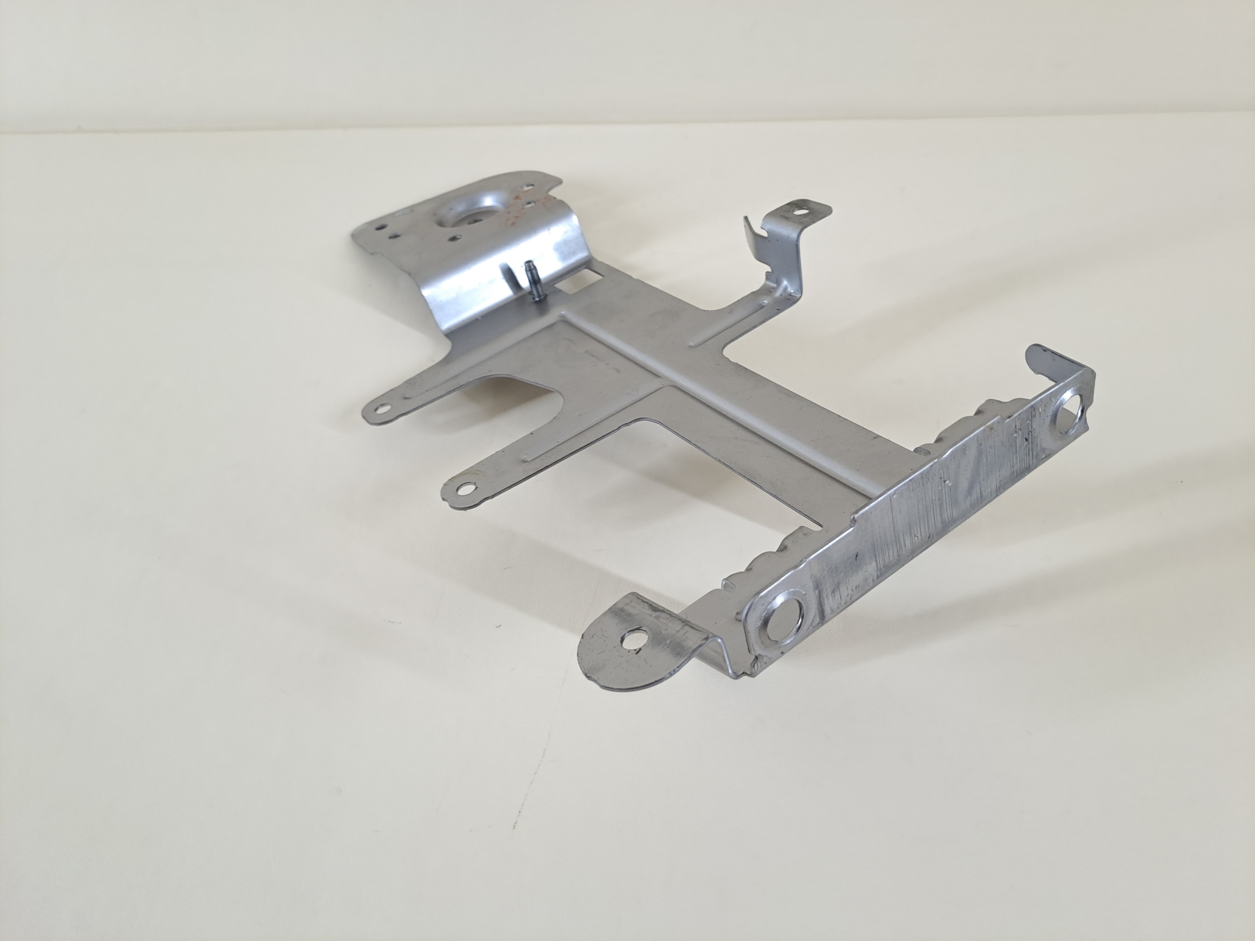 console holder bracket MODULU STEROWNIKA BCM FORD MONDEO V MK5 17r