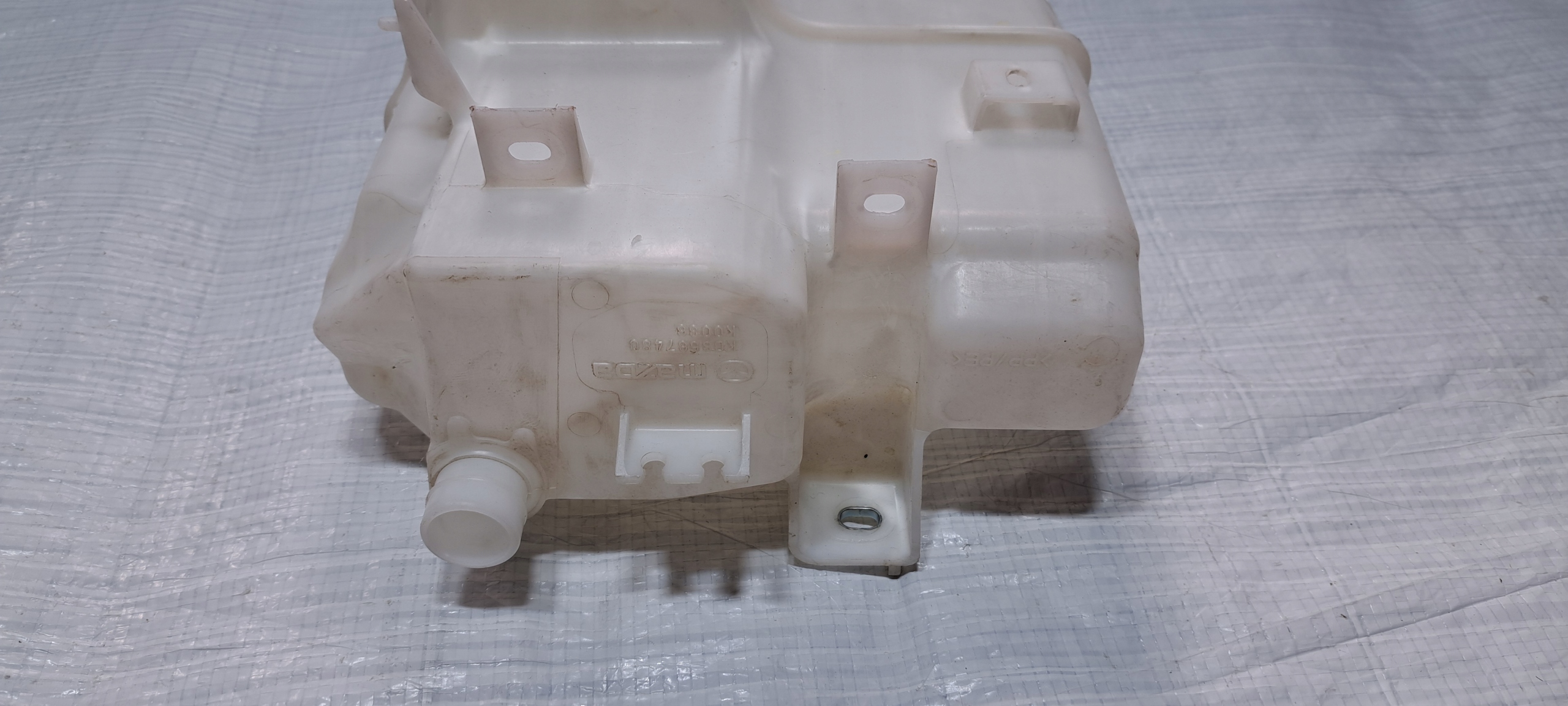 mazda II бачок омывателя KD3567480