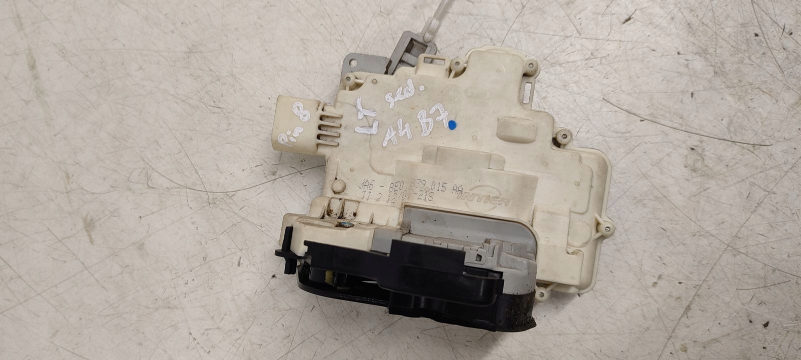 lock door rear part rear left Audi A4 B7 1,8TB