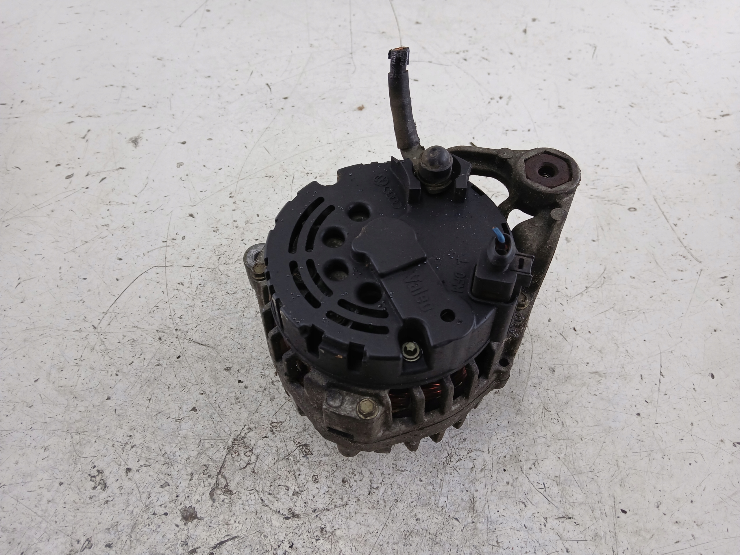 AUDI A4 B5 VW PASSAT B5 1.8 alternator 06B903016D 90A