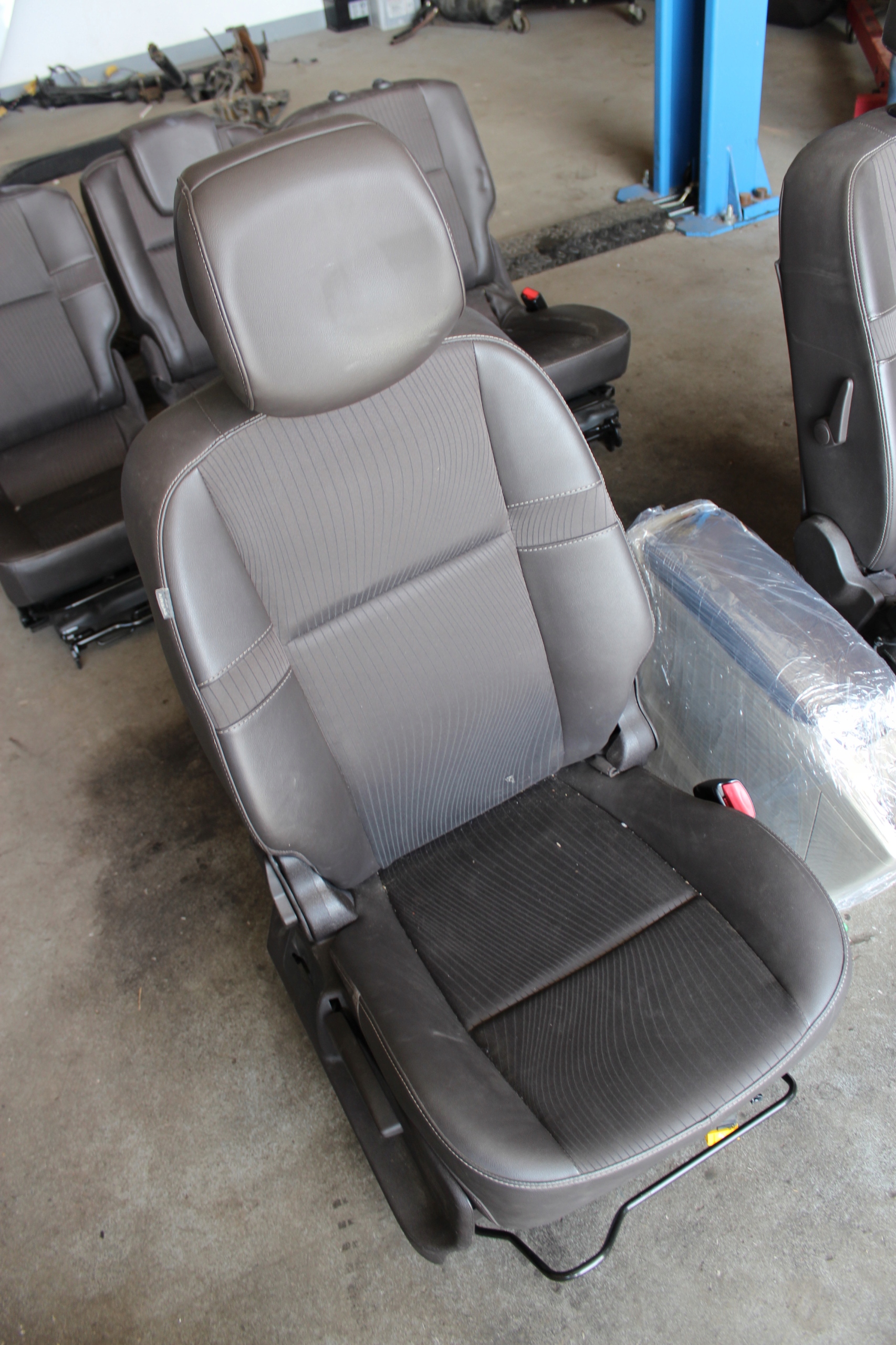 renault SCENIC III кресла бочки комплект