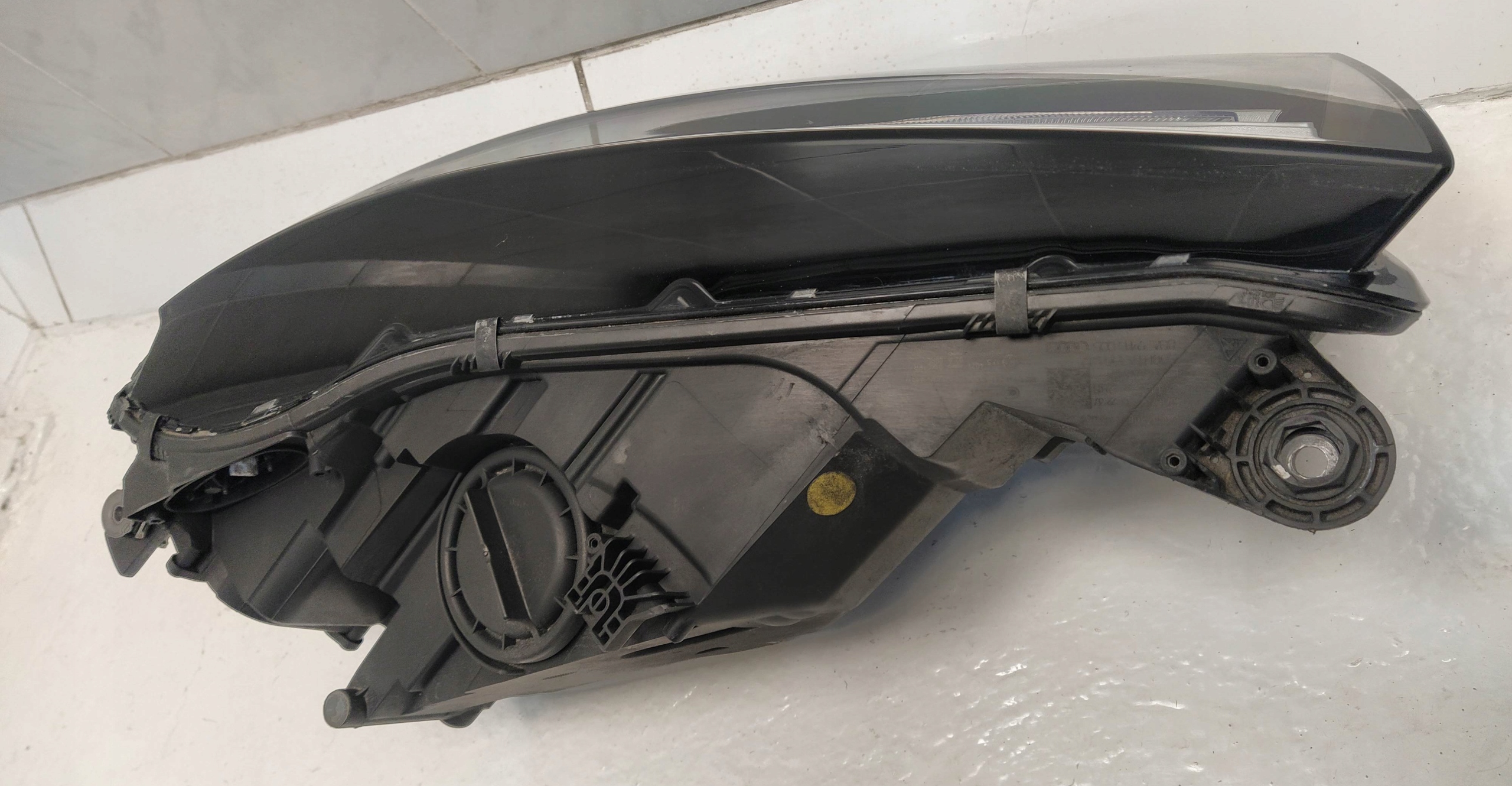 AUDI Q5 2016-2020 REFLEKTOR light XENON left front front