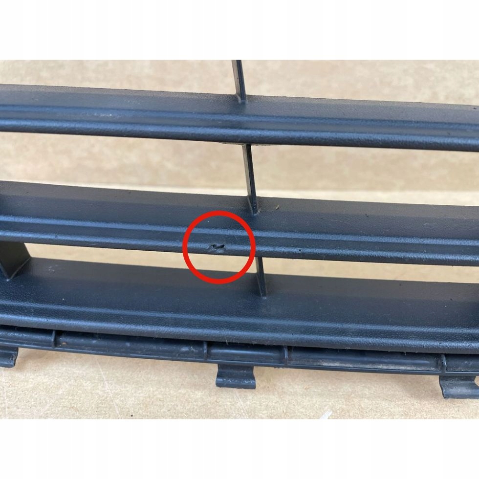 grid grille central of a bumper front VW GOLF VII 7 5G LIFT 2016-2019