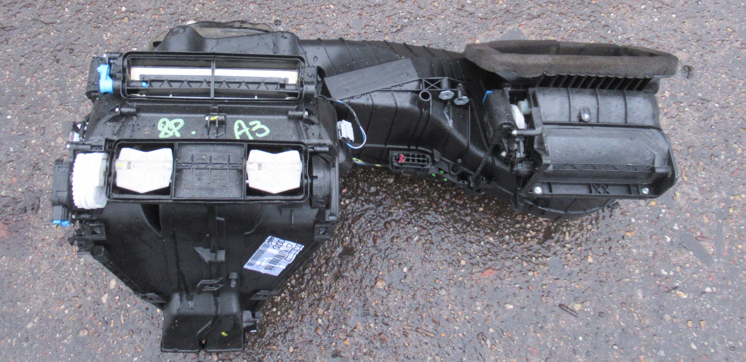 AUDI A3 8P 07R heater complete 8P1820003J