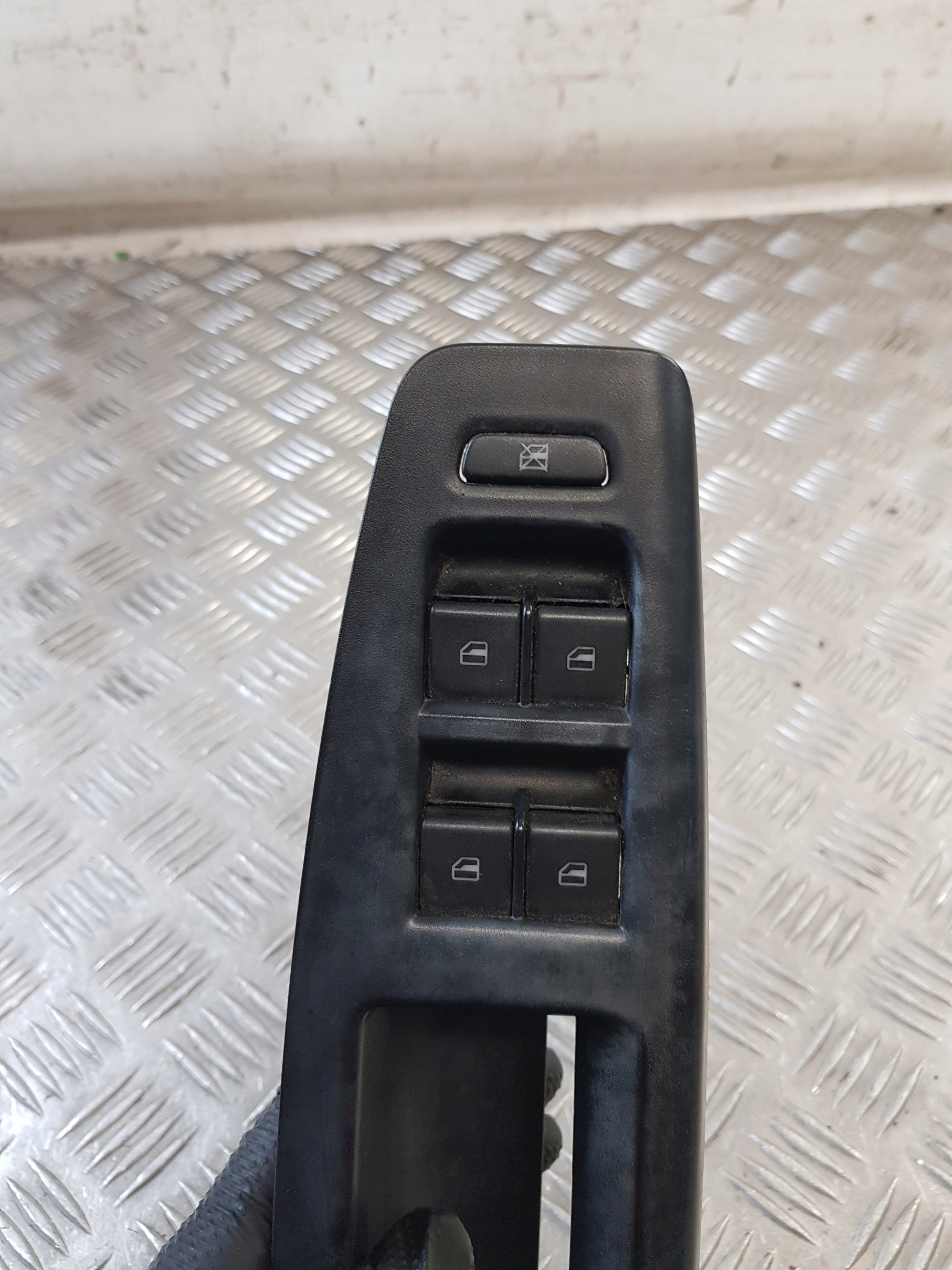 control panel of the window 6Q1867171F VW POLO IV 01R