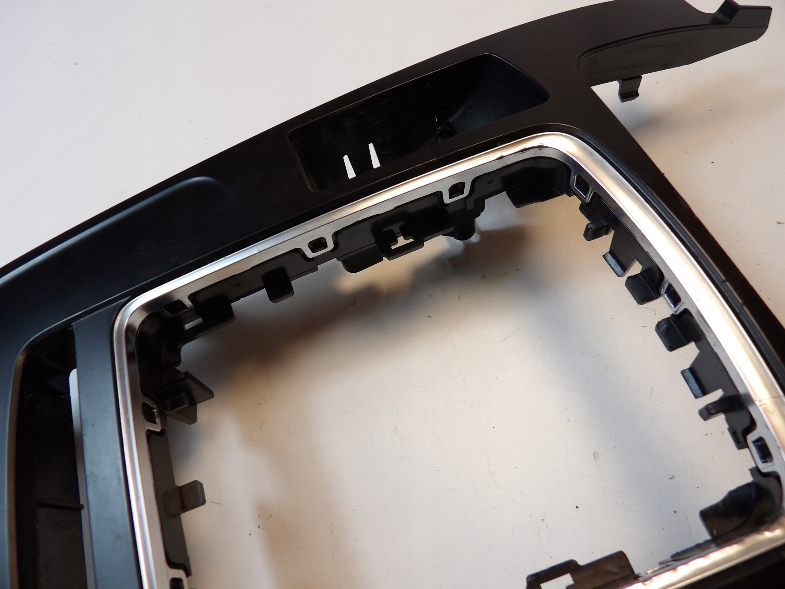 AUDI A5 COUPE frame TUNELU SRODKOWEGO