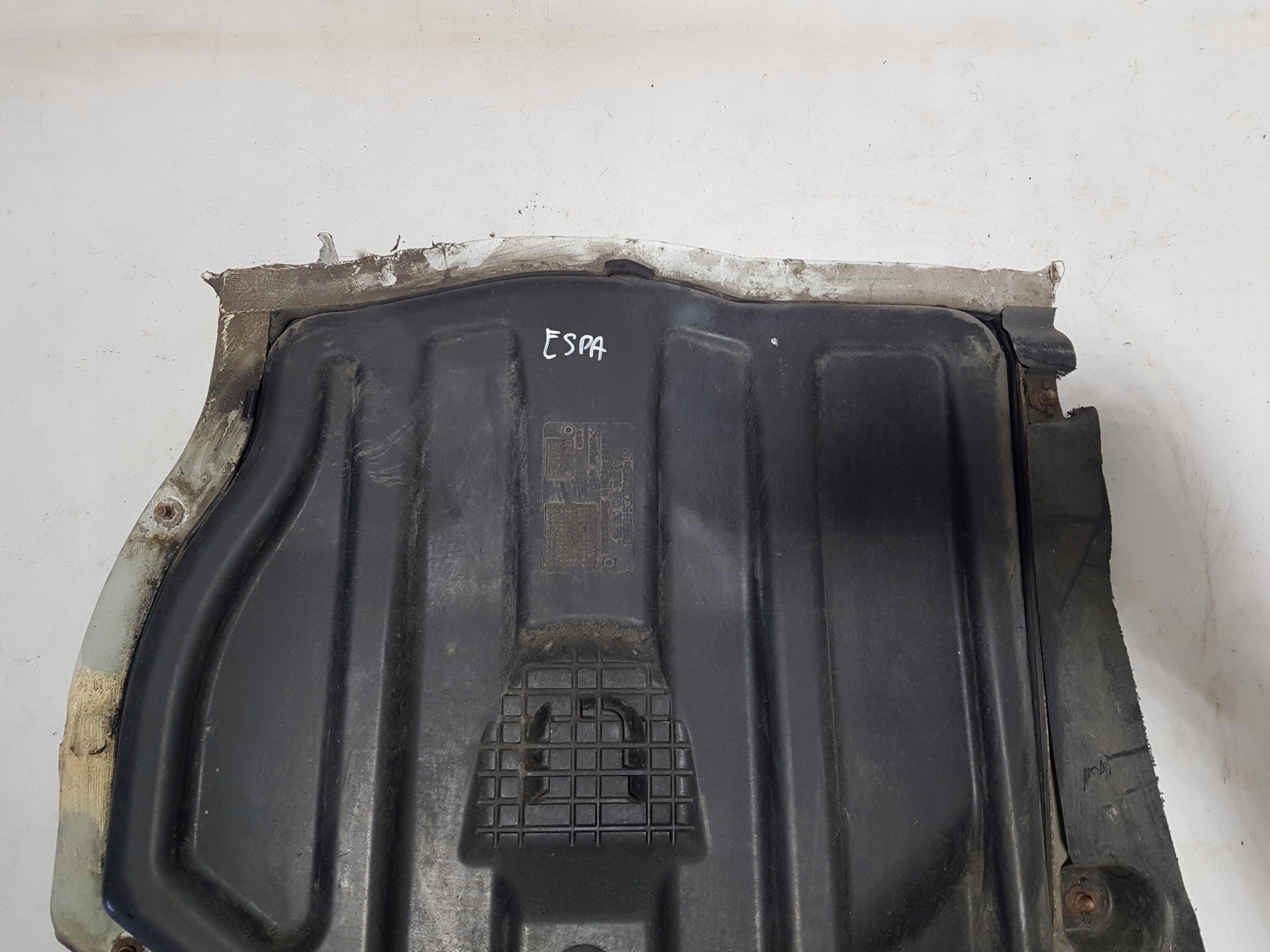 MERCEDES W207 W204 sump floor boot 2046100575