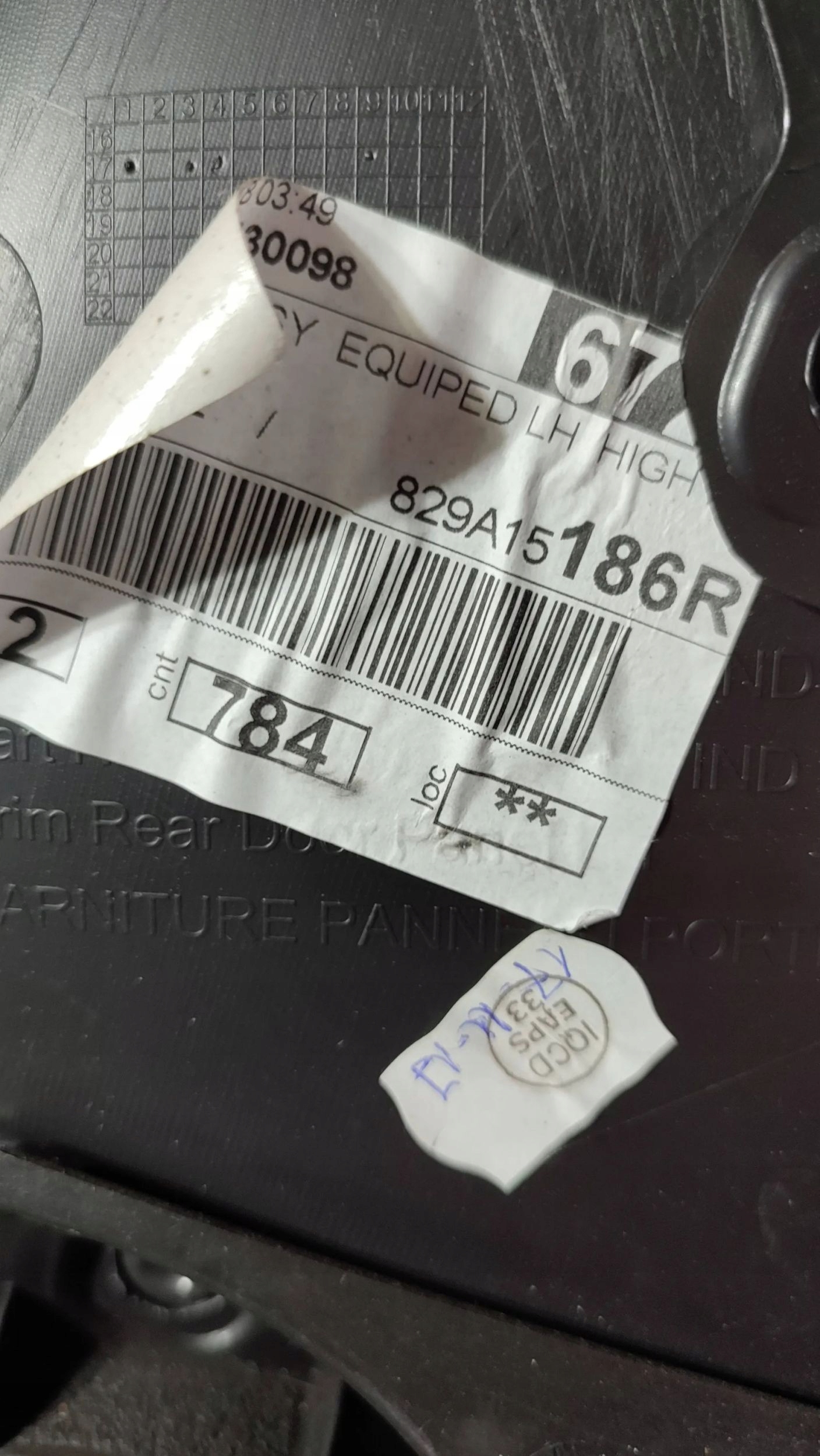 Dacia Duster II 17r 1.2 rear part side left Boczkek door