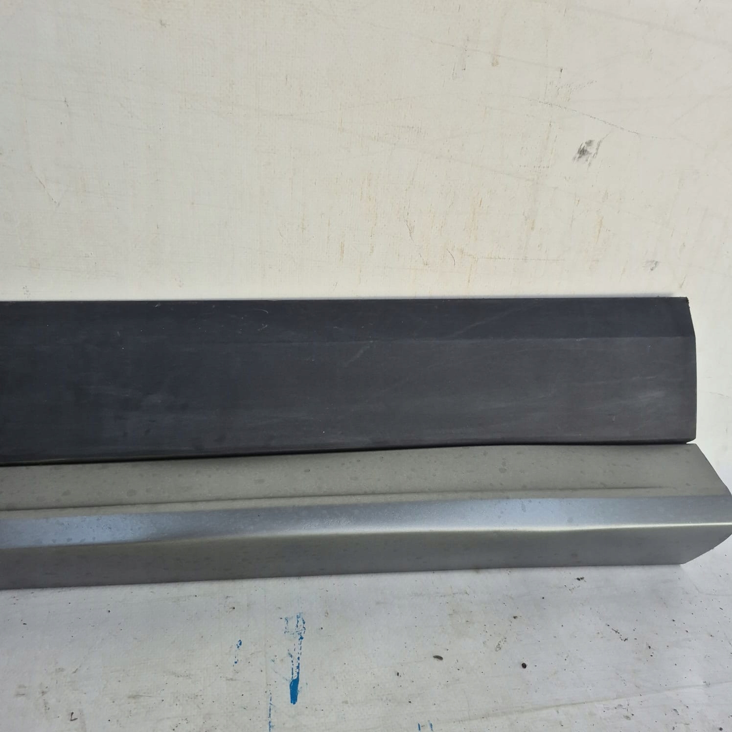 AUDI Q2 81A S-LINE moulding door left front front 81A853959