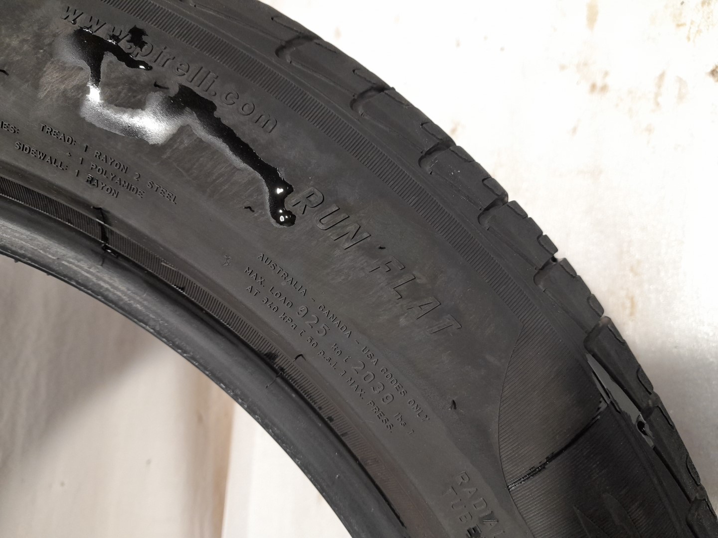 gomma Pirelli Cinturato P7 245/50 R19 105 W
