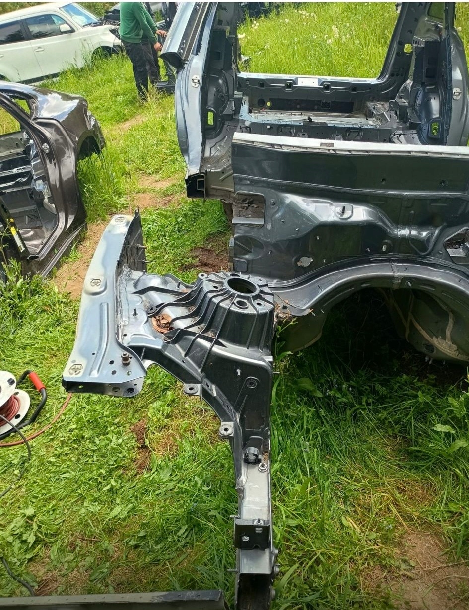 IDEALNA quarter quarter front front right MERCEDES GLC W253 1