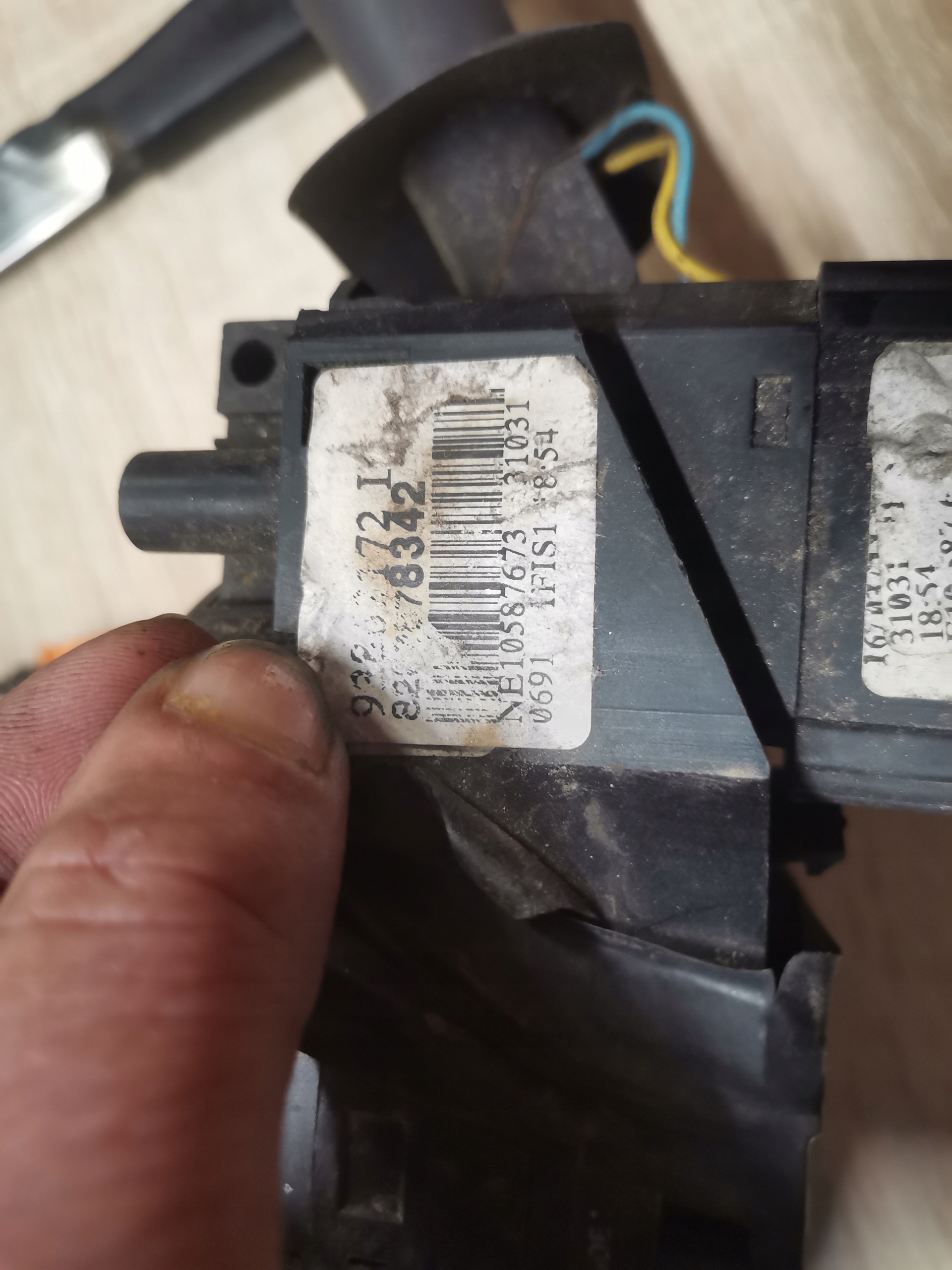 DEVIO LUCI TERGICRISTALLO TERGI RENAULT TRAFIC II 2001-2014 8200878342