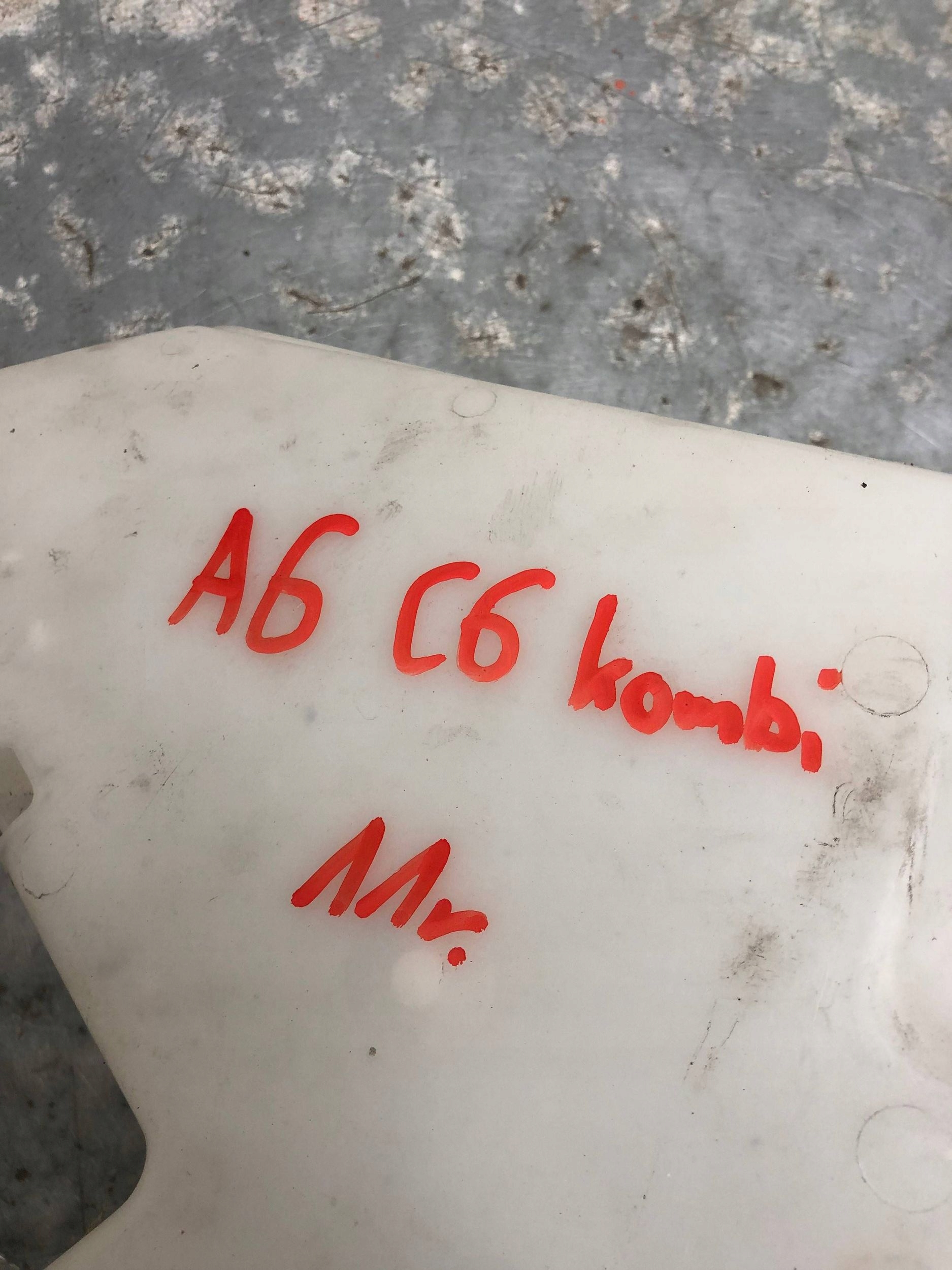 washer fluid tank AUDI A6 C6 KOMBI 4F0955453
