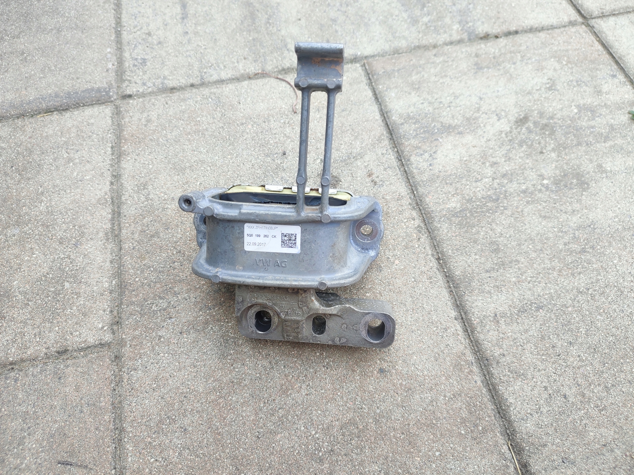 ЛАПА ПОДУШКА ДВИГАТЕЛЯ VW GOLF 7 VII 1.0 TSI